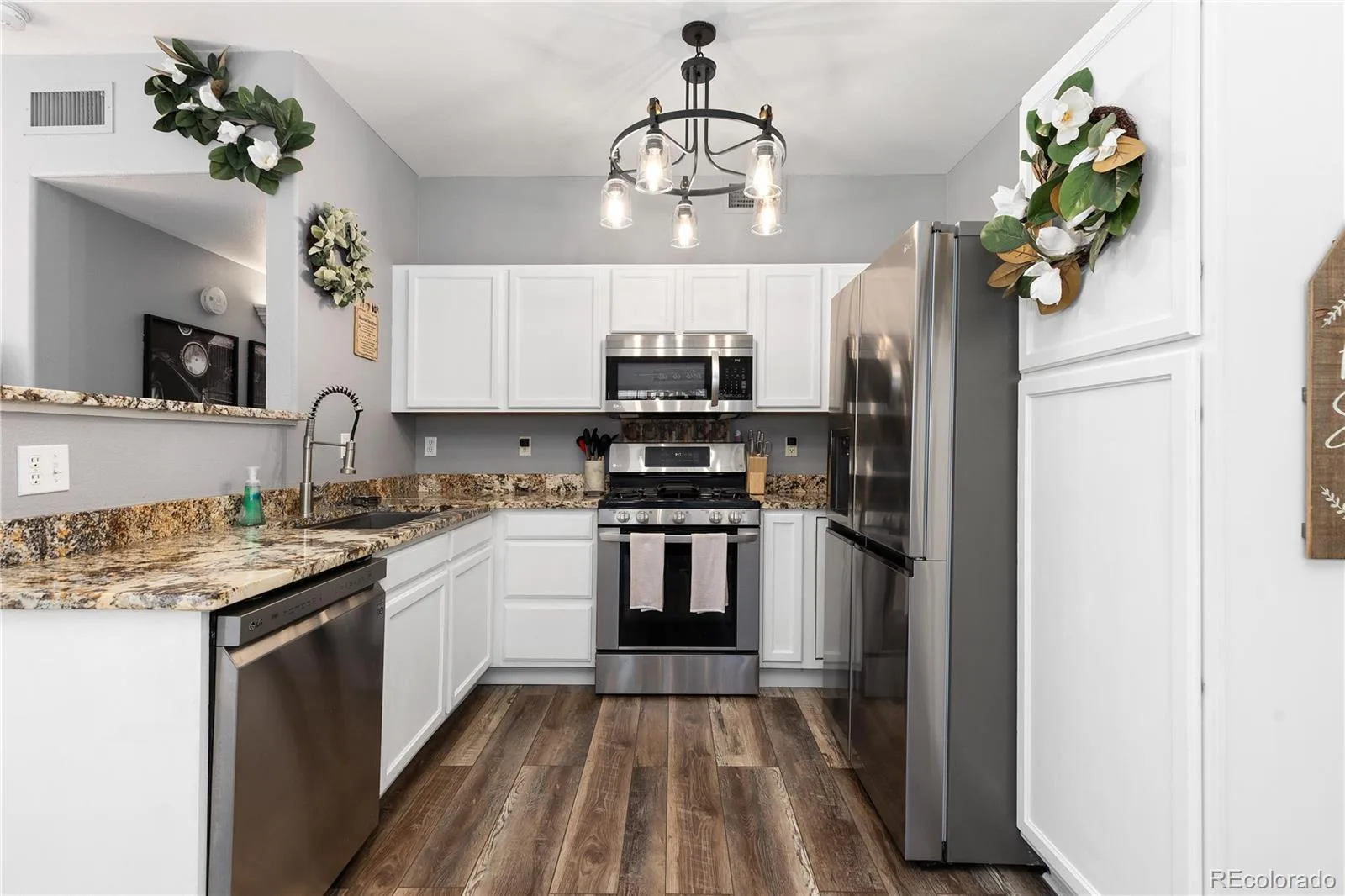 5415 S Dover Street #102 Littleton CO 80123 MLS #REC6233669 06112026172929 1600 13