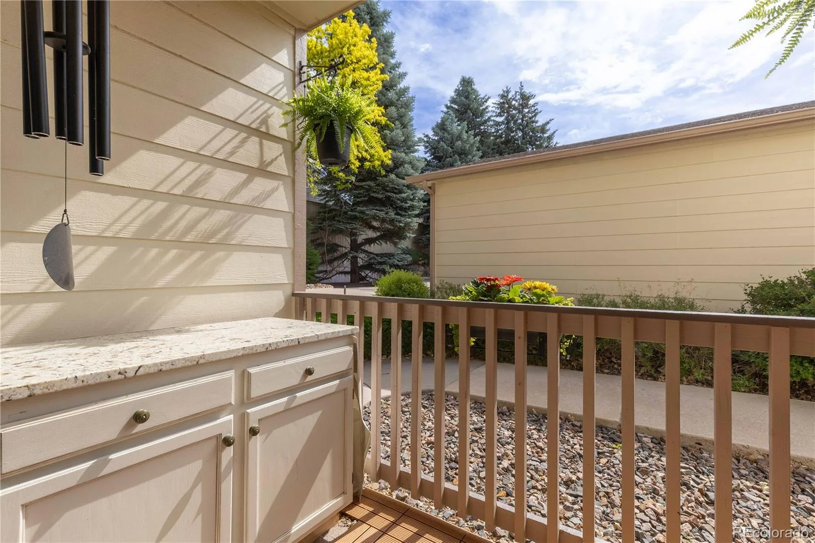 5415 S Dover Street #102 Littleton CO 80123 MLS #REC6233669 06112026172929 1600 8