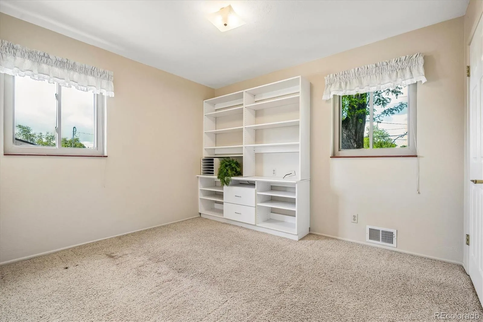 2755 S Patton Court Denver CO 80236 MLS #REC6236410 05282026020126 1600 19