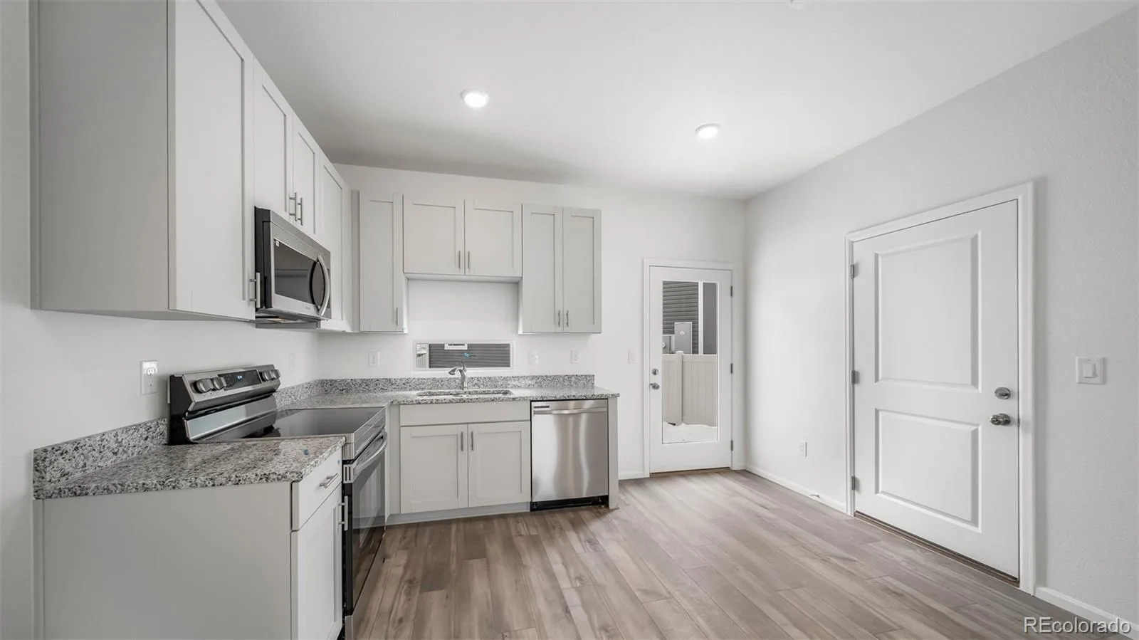 12562 E 100th Avenue Commerce City CO 80022 | MLS #REC6239321 07022026150455 1600 4
