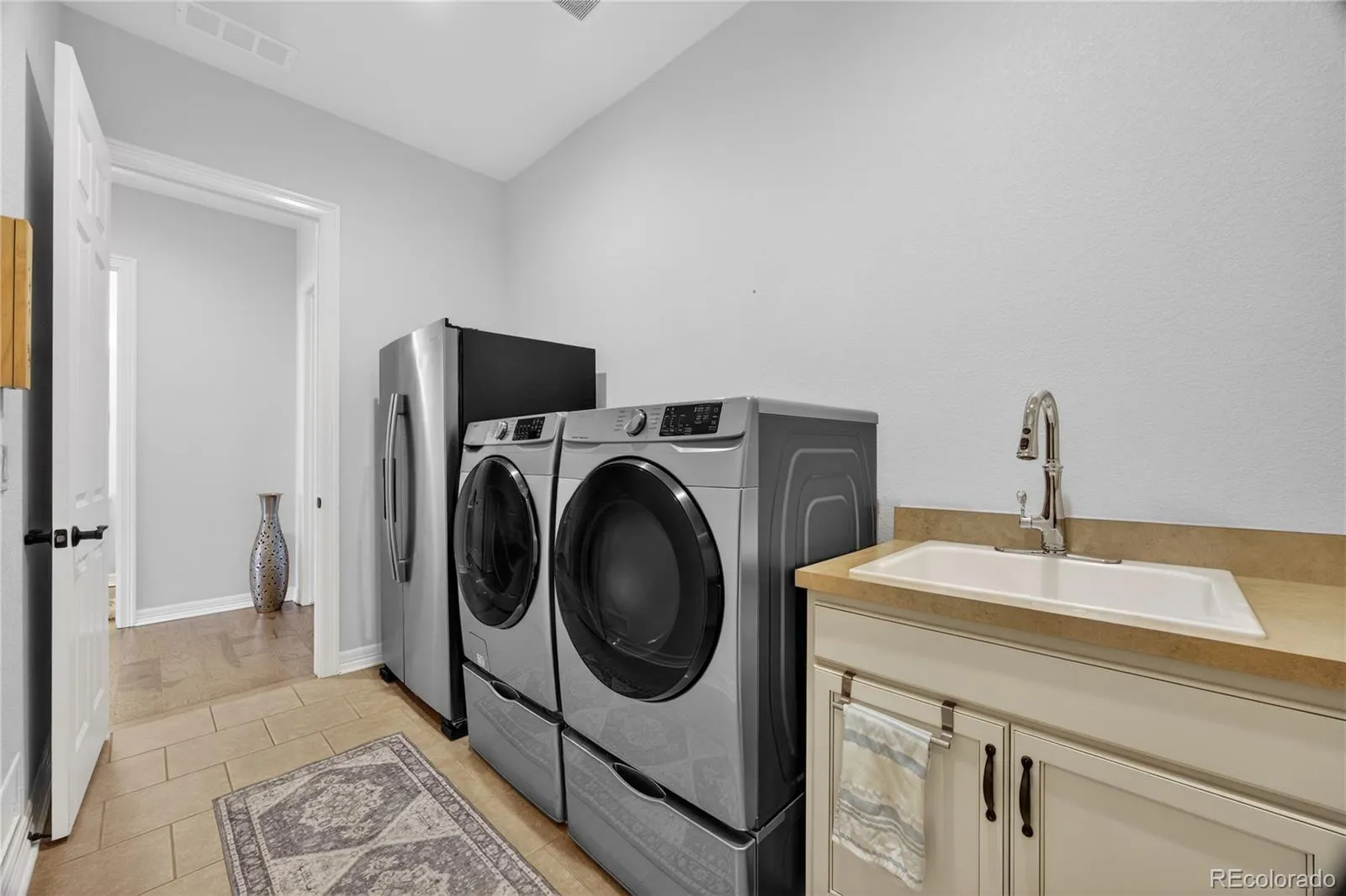 27560 E Lakeview Drive Aurora CO 80016 MLS #REC6241602 04172026171550 1600 20
