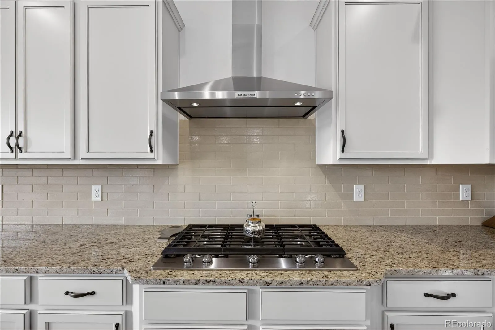 27560 E Lakeview Drive Aurora CO 80016 MLS #REC6241602 04172026171550 1600 23