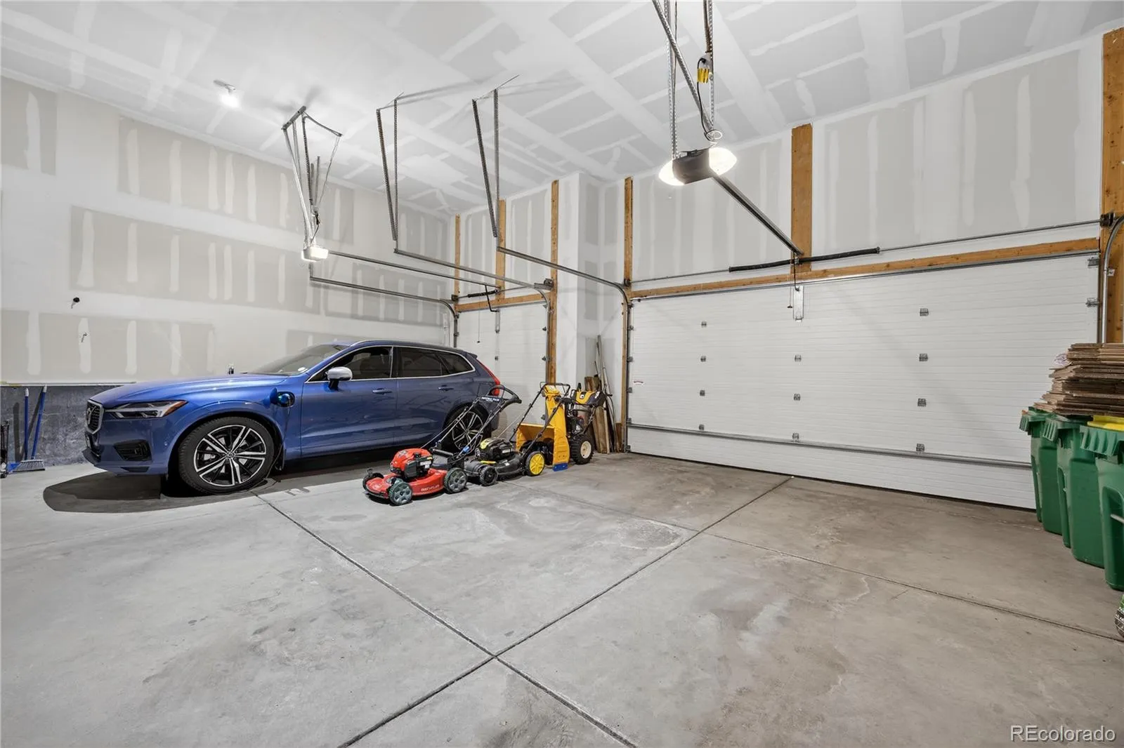 27560 E Lakeview Drive Aurora CO 80016 MLS #REC6241602 04172026171550 1600 37