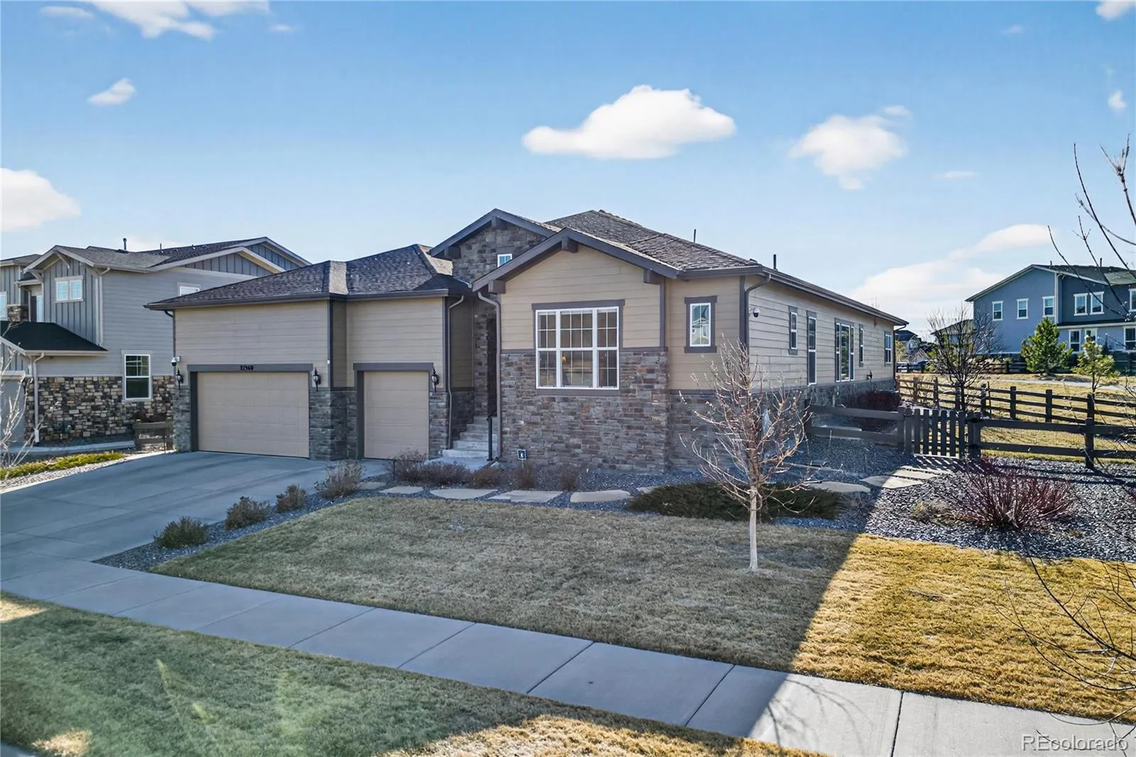 27560 E Lakeview Drive Aurora CO 80016 MLS #REC6241602 04172026171550 1600 49