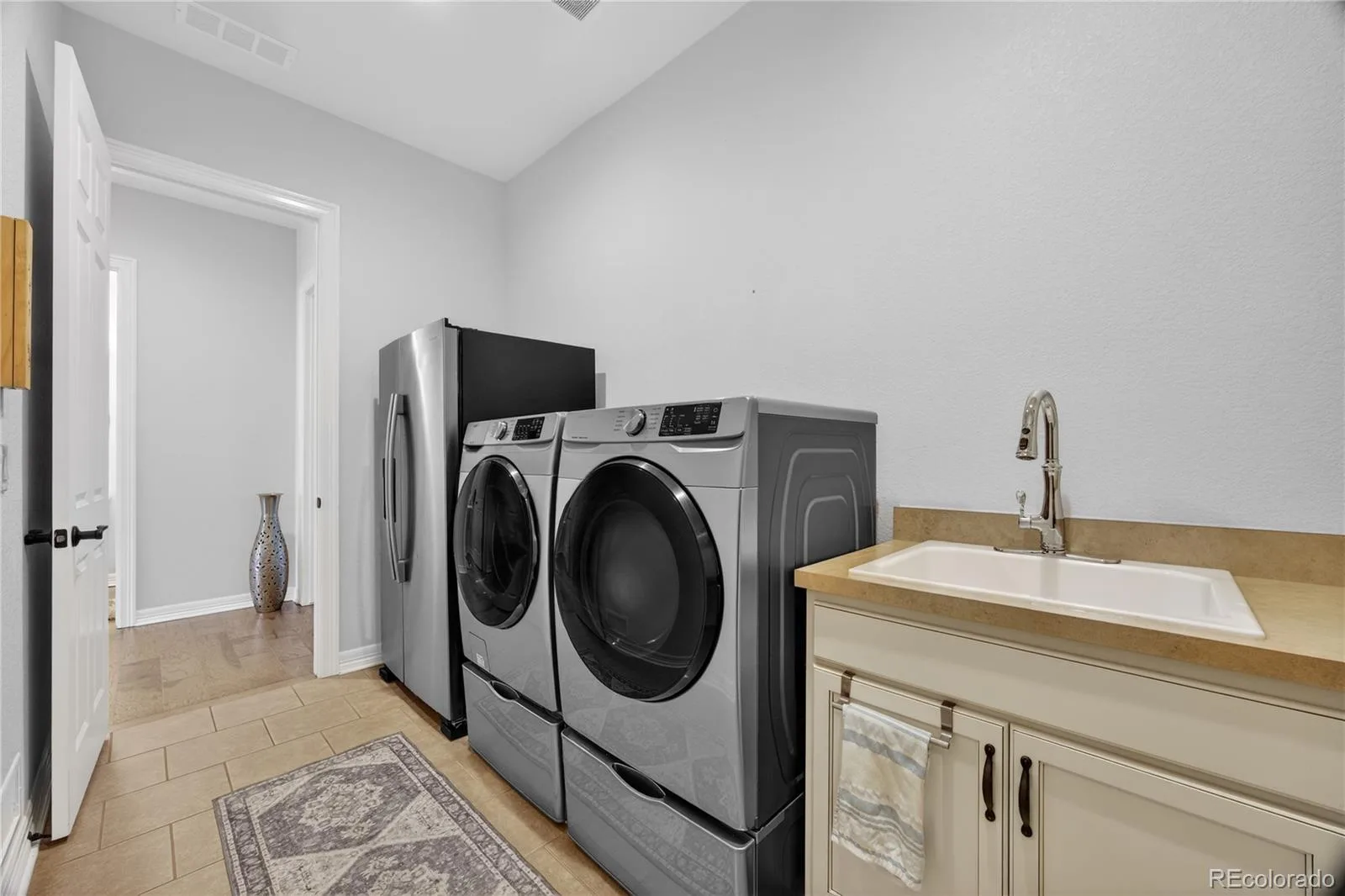 27560 E Lakeview Drive Aurora CO 80016 MLS #REC6241602 06102026163722 1600 20