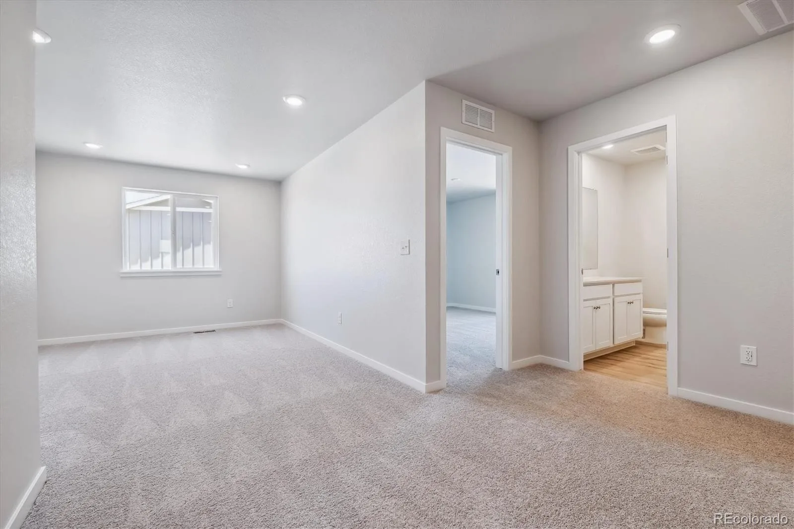 20255 E 58th Place Aurora CO 80019 | MLS #REC6243688 10152026001917 1600 16