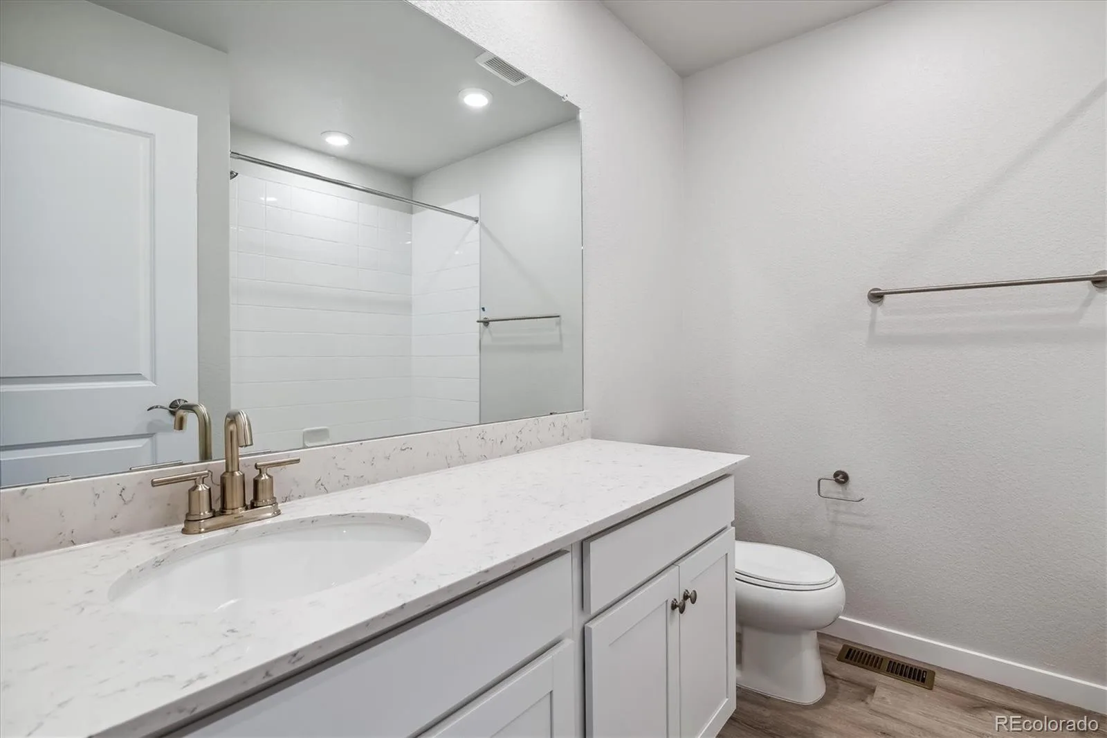 20255 E 58th Place Aurora CO 80019 | MLS #REC6243688 10152026001917 1600 18