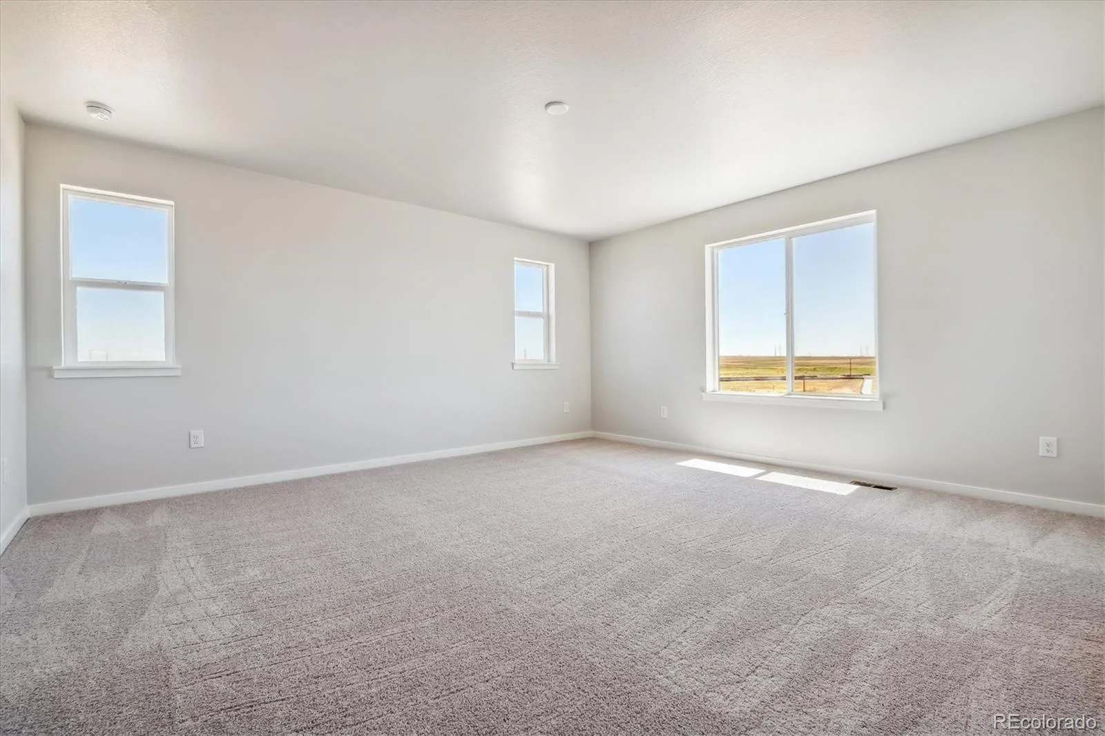 20255 E 58th Place Aurora CO 80019 | MLS #REC6243688 10152026001917 1600 21