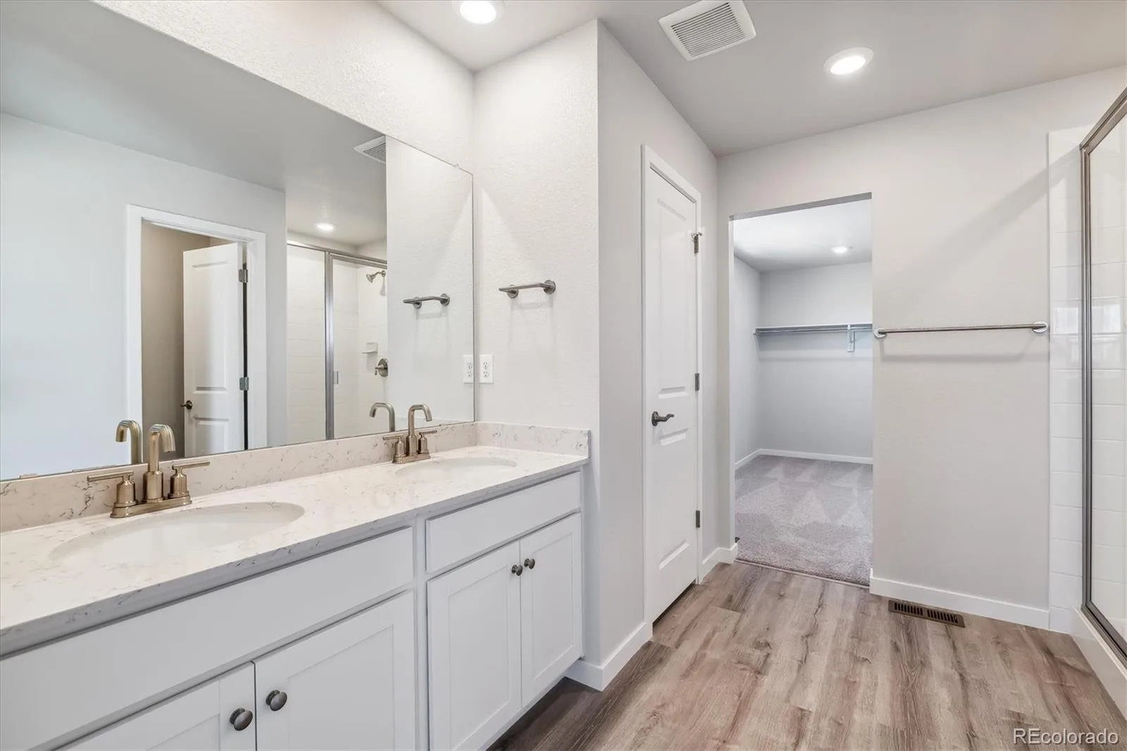 20255 E 58th Place Aurora CO 80019 | MLS #REC6243688 10152026001917 1600 23