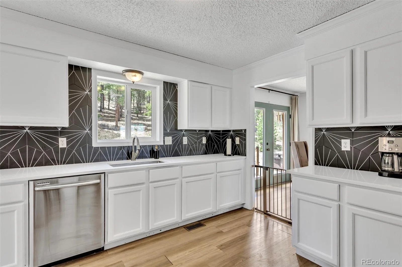 255 Divide View Drive Golden CO 80403 | MLS #REC6244031 07252026205603 1600 14