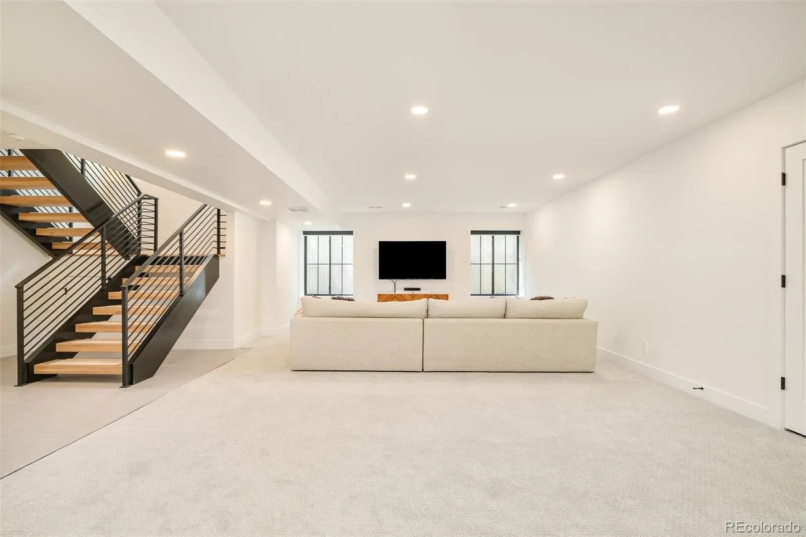 2485 Oak Street Denver CO 80212 MLS #REC6244185 03282026000908 1600 29