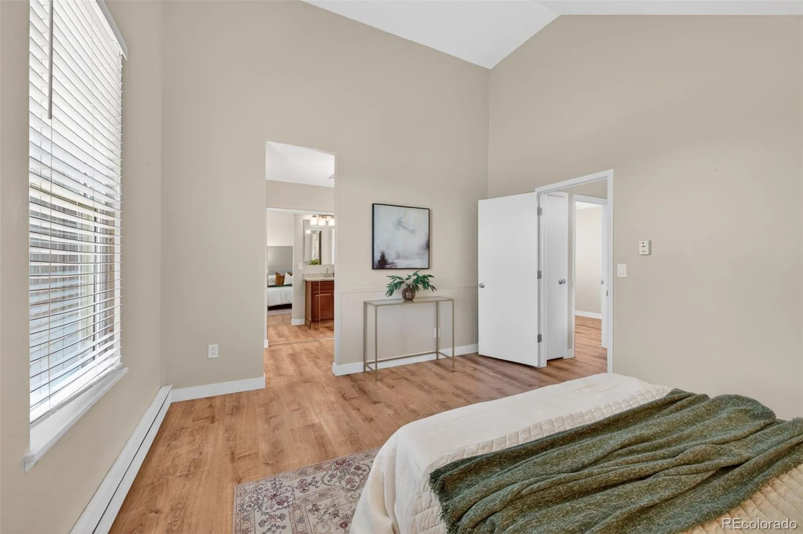 2419 S Worchester Court #A Aurora CO 80014 MLS #REC6245472 04162026174202 1600 17