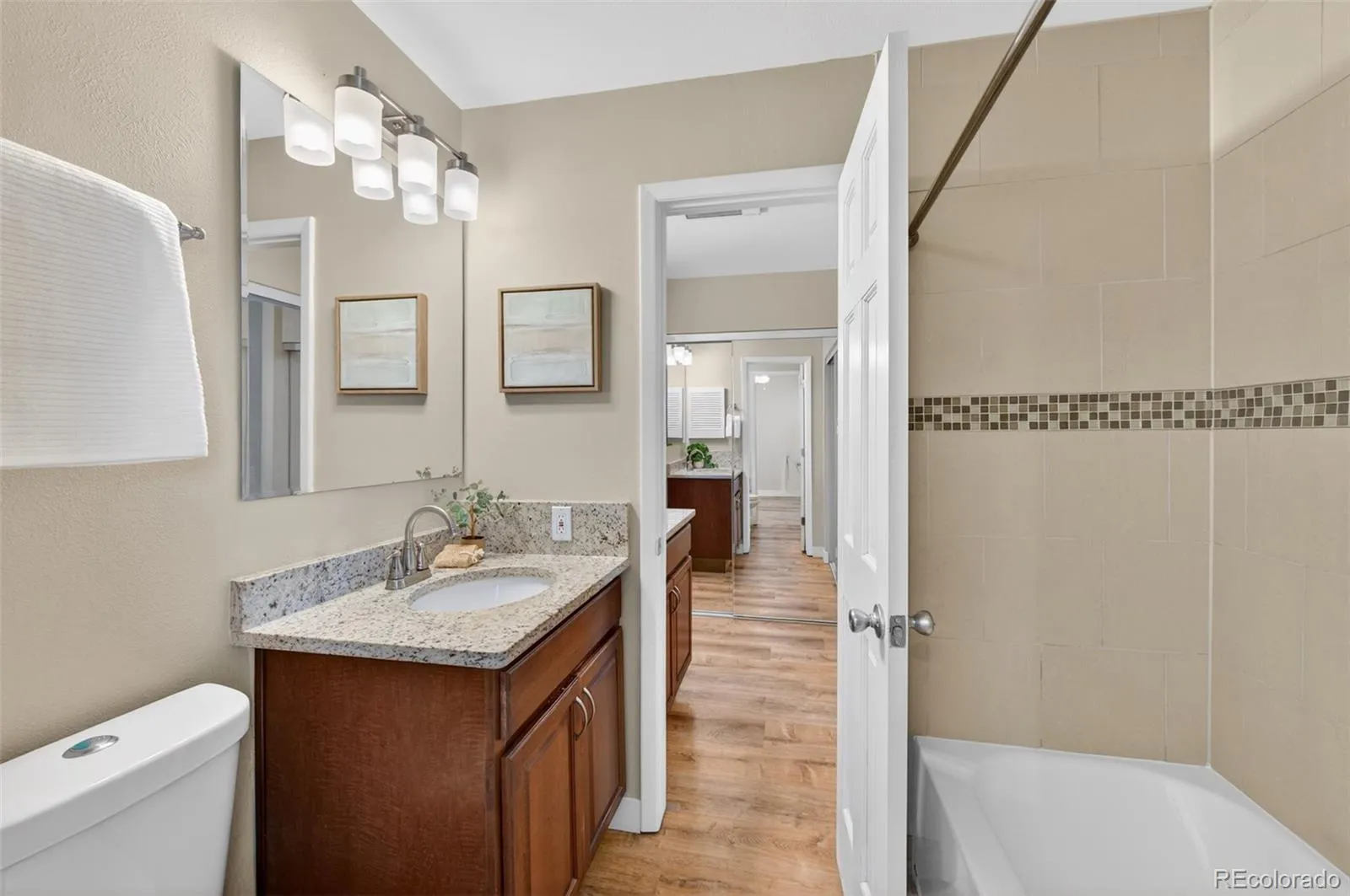 2419 S Worchester Court #A Aurora CO 80014 MLS #REC6245472 04162026174202 1600 19