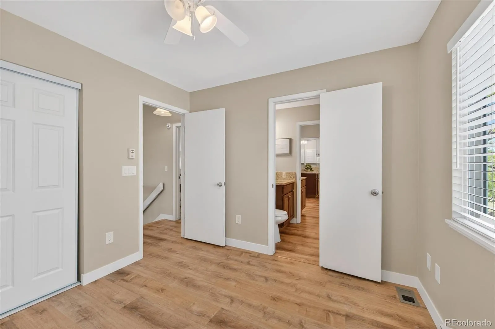2419 S Worchester Court #A Aurora CO 80014 MLS #REC6245472 04162026174202 1600 21