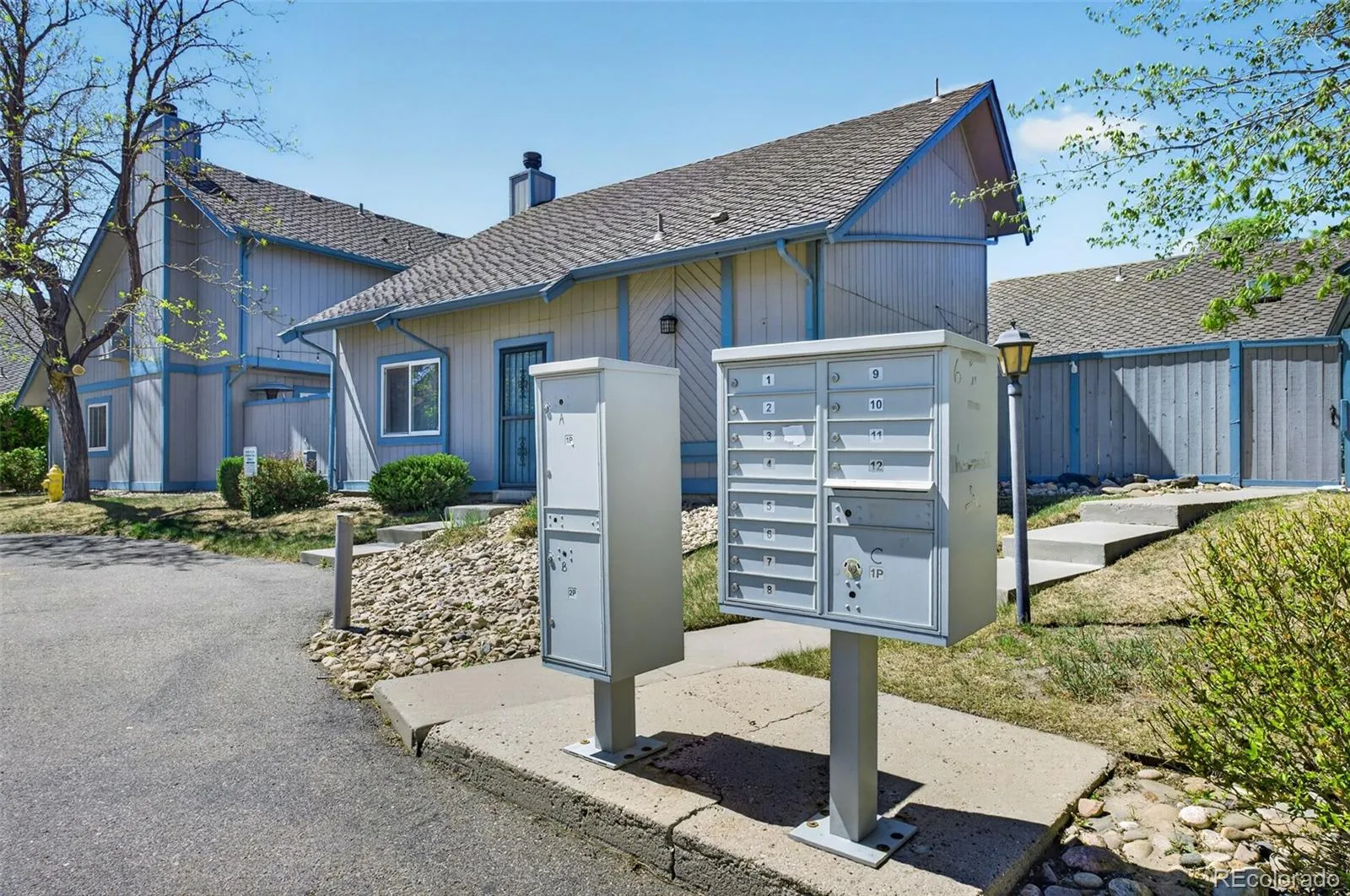 2419 S Worchester Court #A Aurora CO 80014 MLS #REC6245472 04162026174202 1600 31