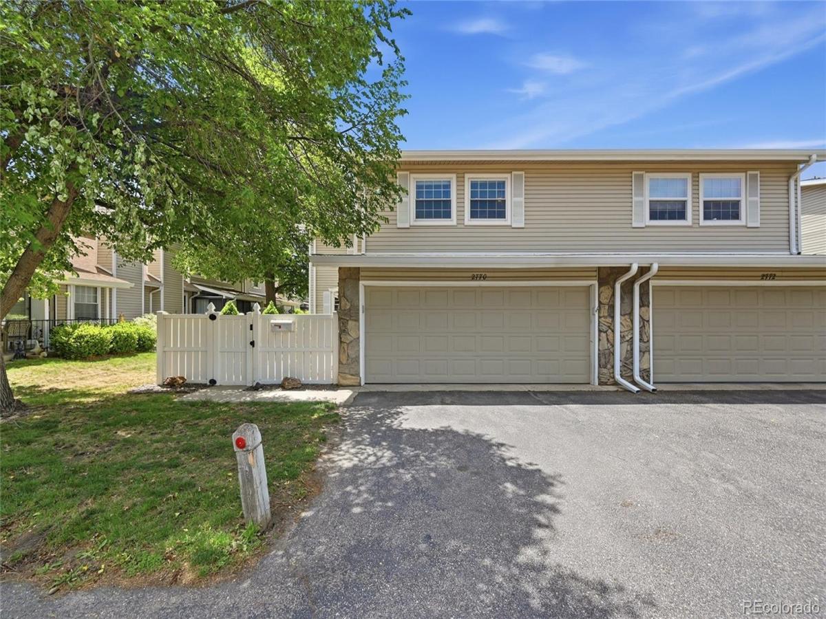 2770 S Heather Gardens Way Aurora CO 80014 | MLS #REC6245491 MLS #REC6245491 image #0