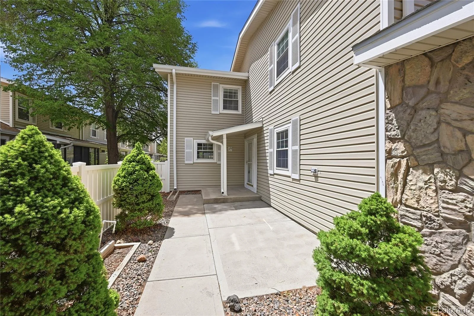 2770 S Heather Gardens Way Aurora CO 80014 | MLS #REC6245491 07302026170108 1600 1