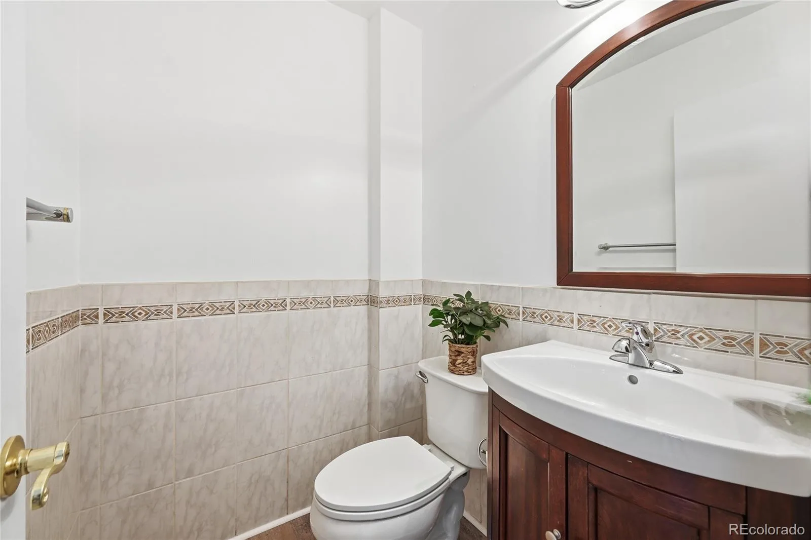 2770 S Heather Gardens Way Aurora CO 80014 | MLS #REC6245491 07302026170108 1600 12