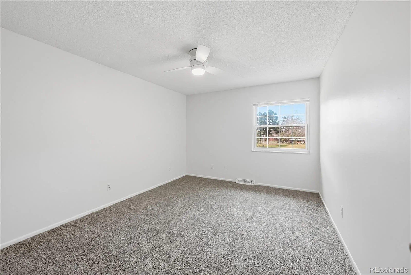 2770 S Heather Gardens Way Aurora CO 80014 | MLS #REC6245491 07302026170108 1600 15