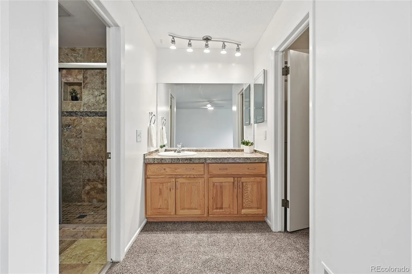2770 S Heather Gardens Way Aurora CO 80014 | MLS #REC6245491 07302026170108 1600 21