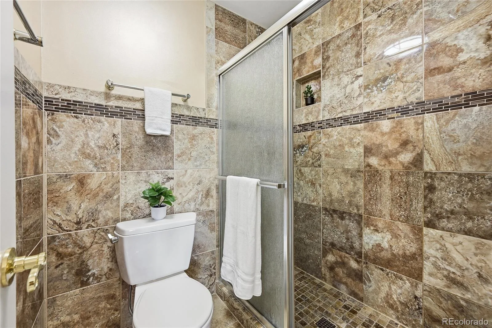 2770 S Heather Gardens Way Aurora CO 80014 | MLS #REC6245491 07302026170108 1600 22
