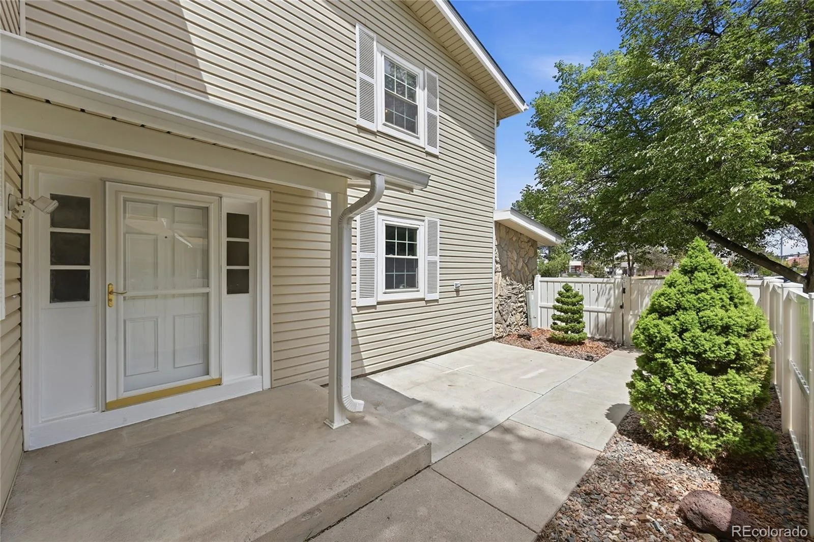2770 S Heather Gardens Way Aurora CO 80014 | MLS #REC6245491 07302026170108 1600 41