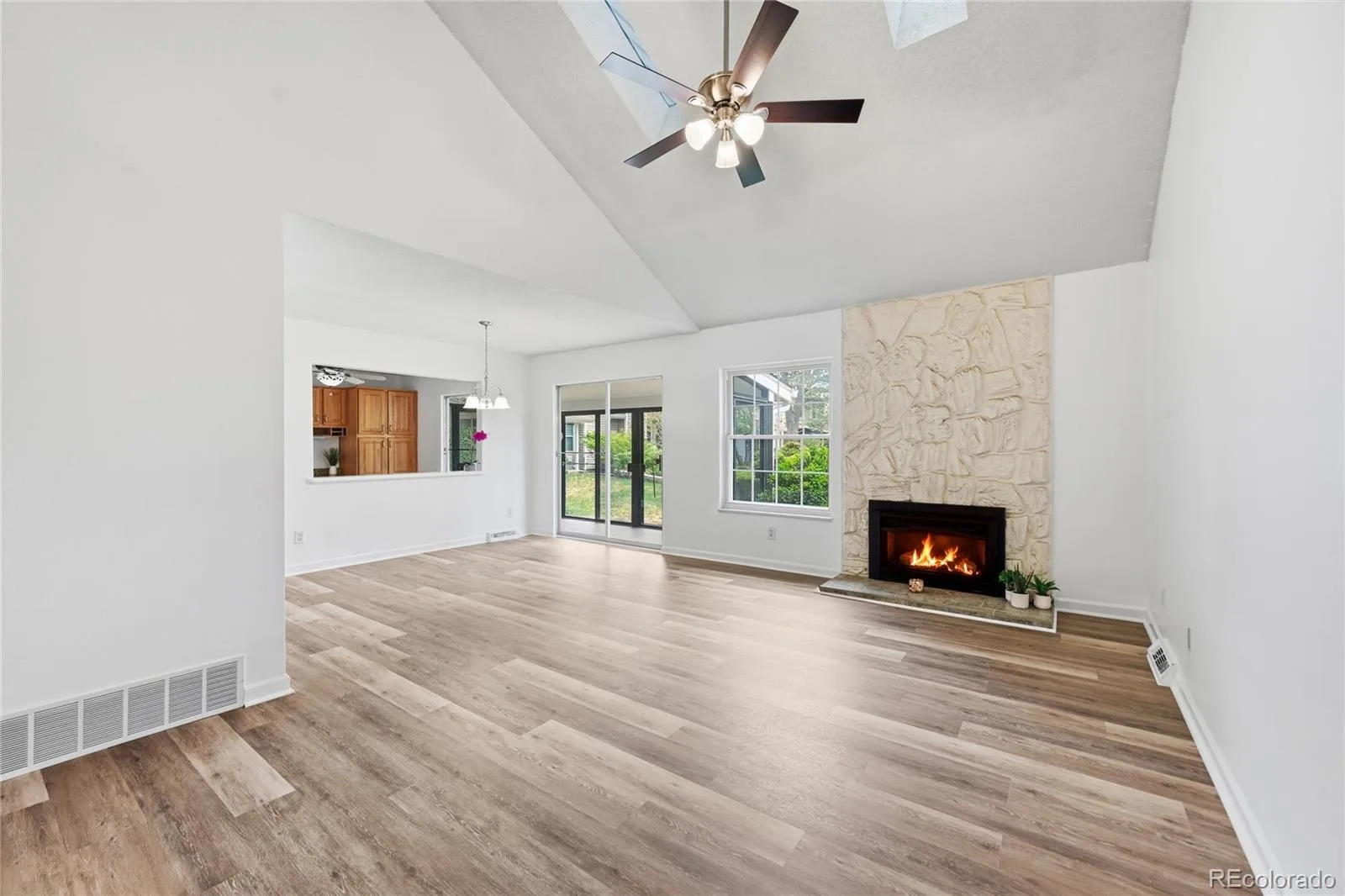 2770 S Heather Gardens Way Aurora CO 80014 | MLS #REC6245491 07302026170108 1600 8