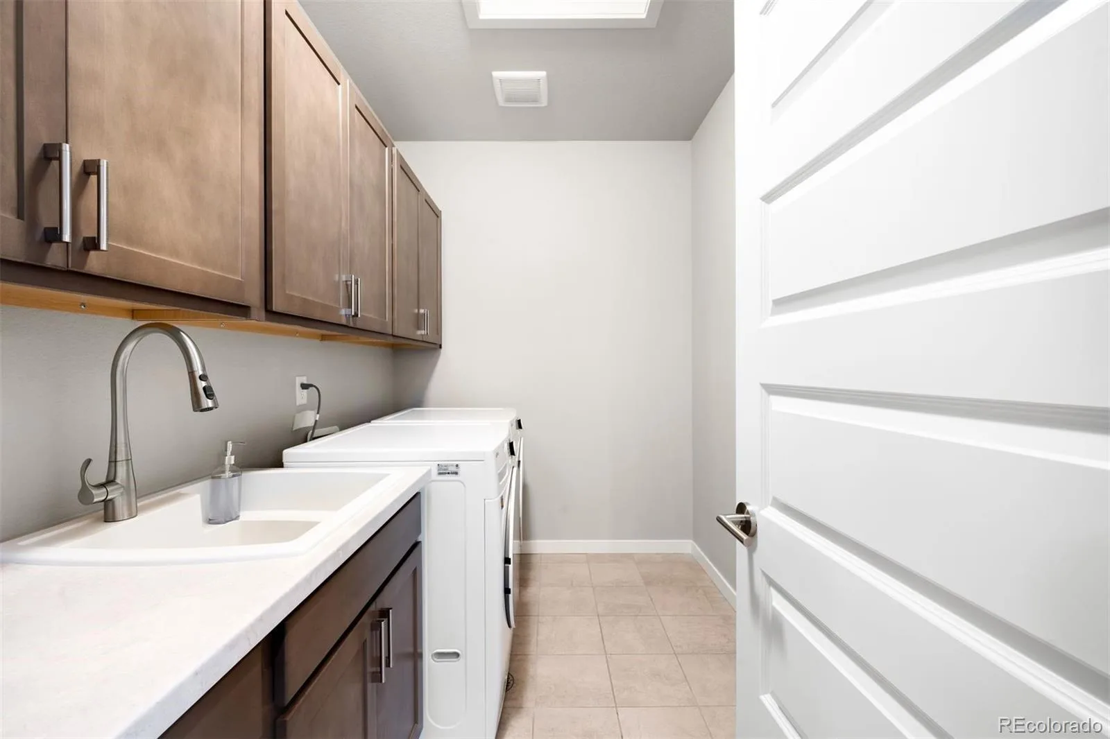 6671 S Lee Street Littleton CO 80127 | MLS #REC6246456 08252026174816 1600 25