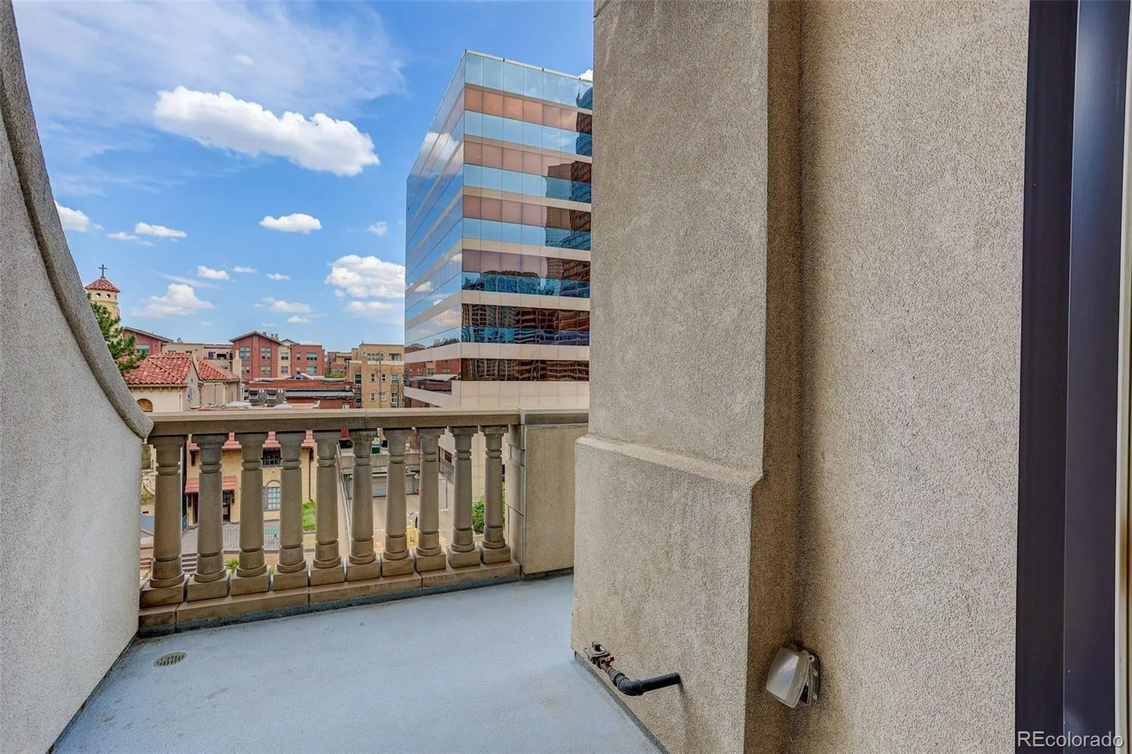1827 N Grant Street #403 Denver CO 80203 MLS #REC6247421 07232026202433 1600 26