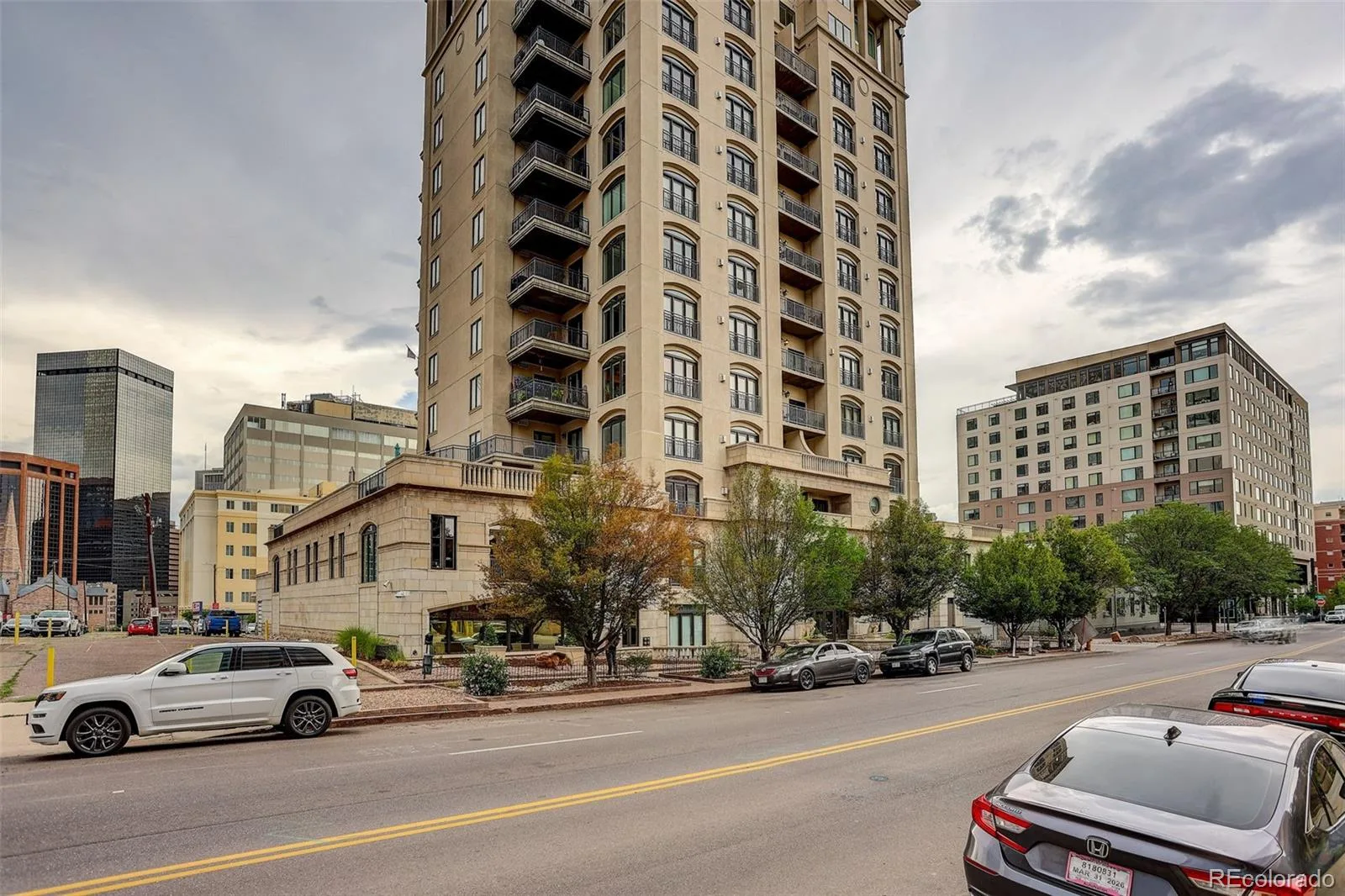 1827 N Grant Street #403 Denver CO 80203 MLS #REC6247421 07232026202433 1600 41