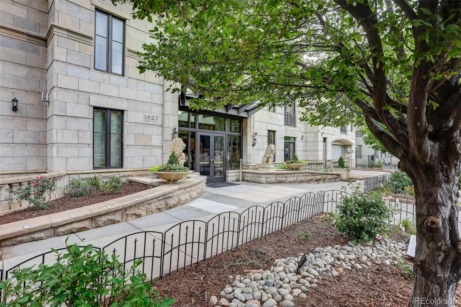1827 N Grant Street #403 Denver CO 80203 MLS #REC6247421 07232026202433 1600 43