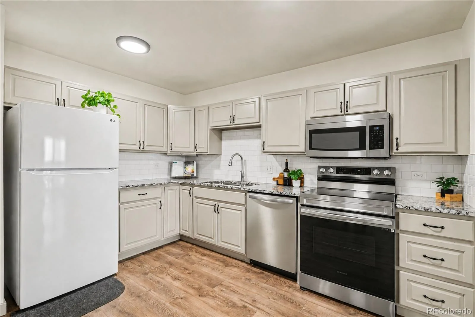 300 S Clinton Street #8C Denver CO 80247 MLS #REC6251916 06252026141221 1600 4