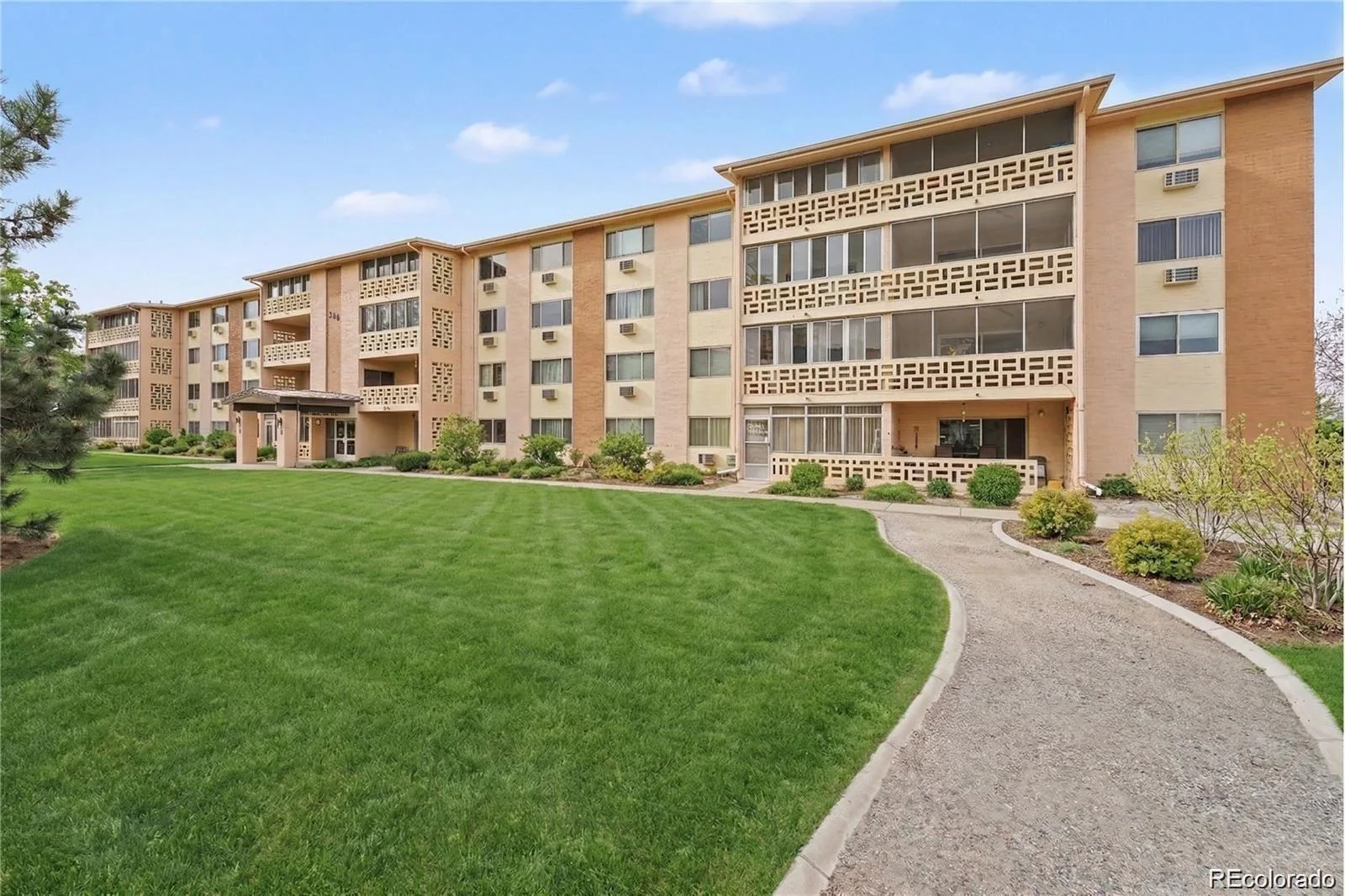 300 S Clinton Street #8C Denver CO 80247 MLS #REC6251916 06252026141221 1600 5