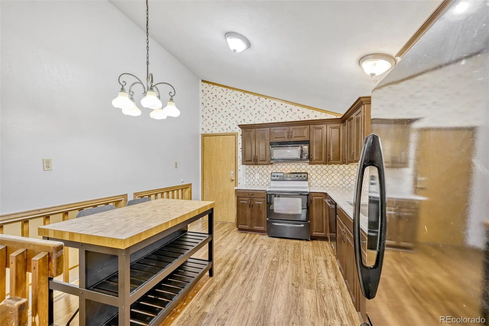 3354 S Kendall Street Denver CO 80227 MLS #REC6254380 07102026022224 1600 8