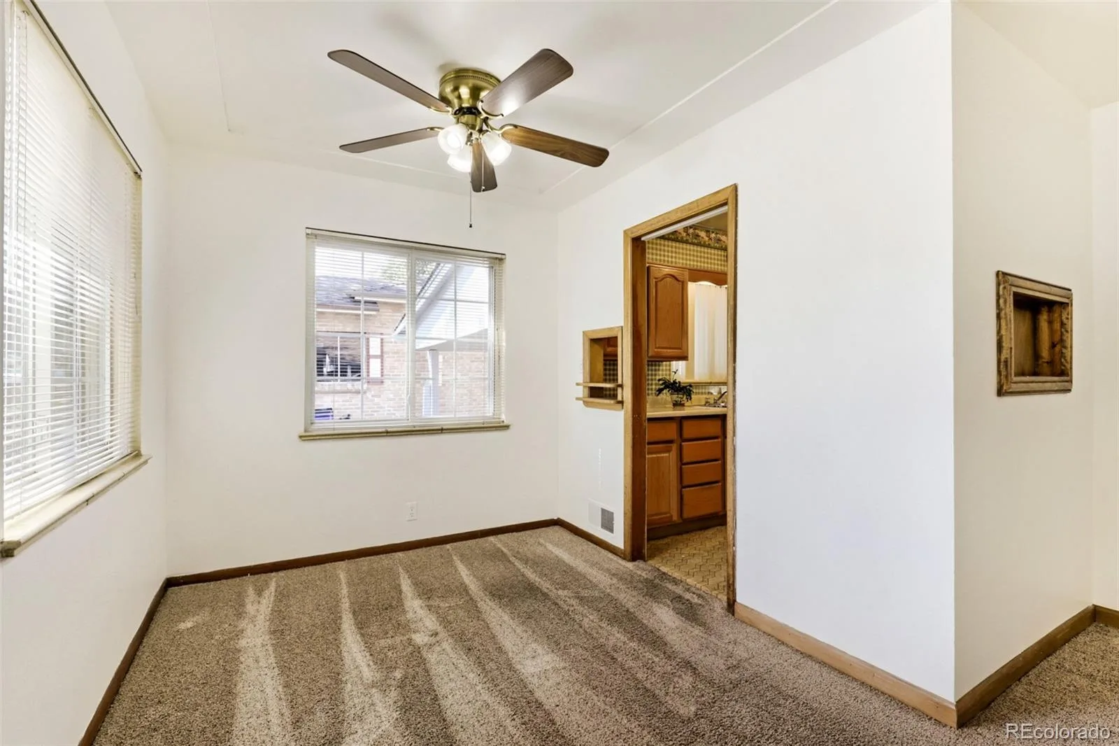1051 Macon Street Aurora CO 80010 | MLS #REC6258627 09222026120432 1600 8