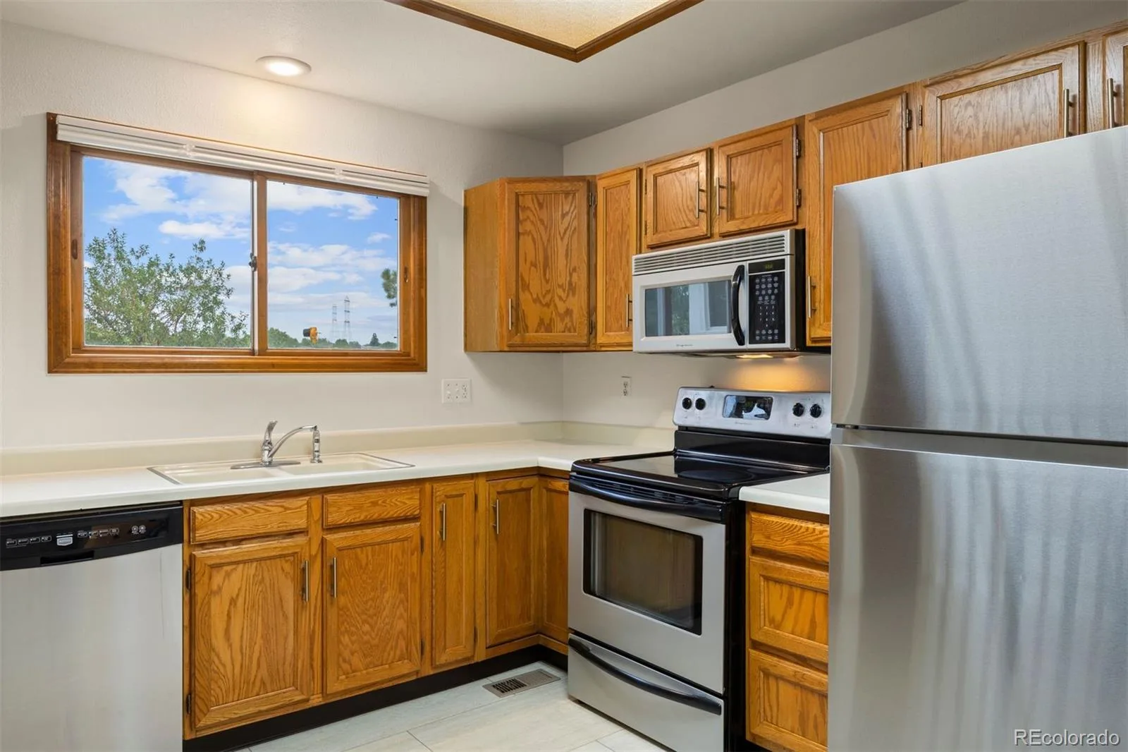 3254 S Espana Circle Aurora CO 80013 | MLS #REC6258887 08142026155428 1600 12
