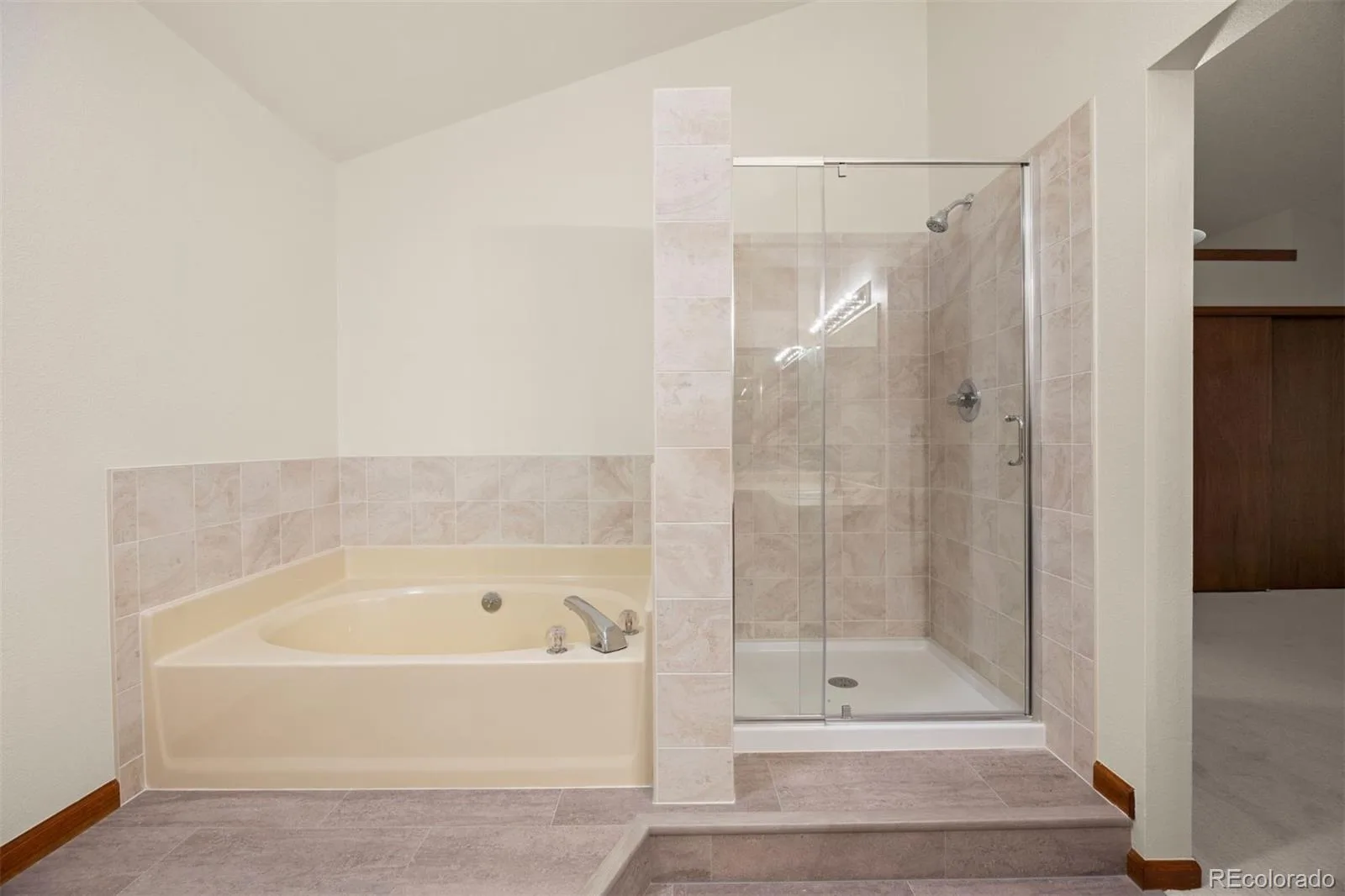3254 S Espana Circle Aurora CO 80013 | MLS #REC6258887 08142026155428 1600 28