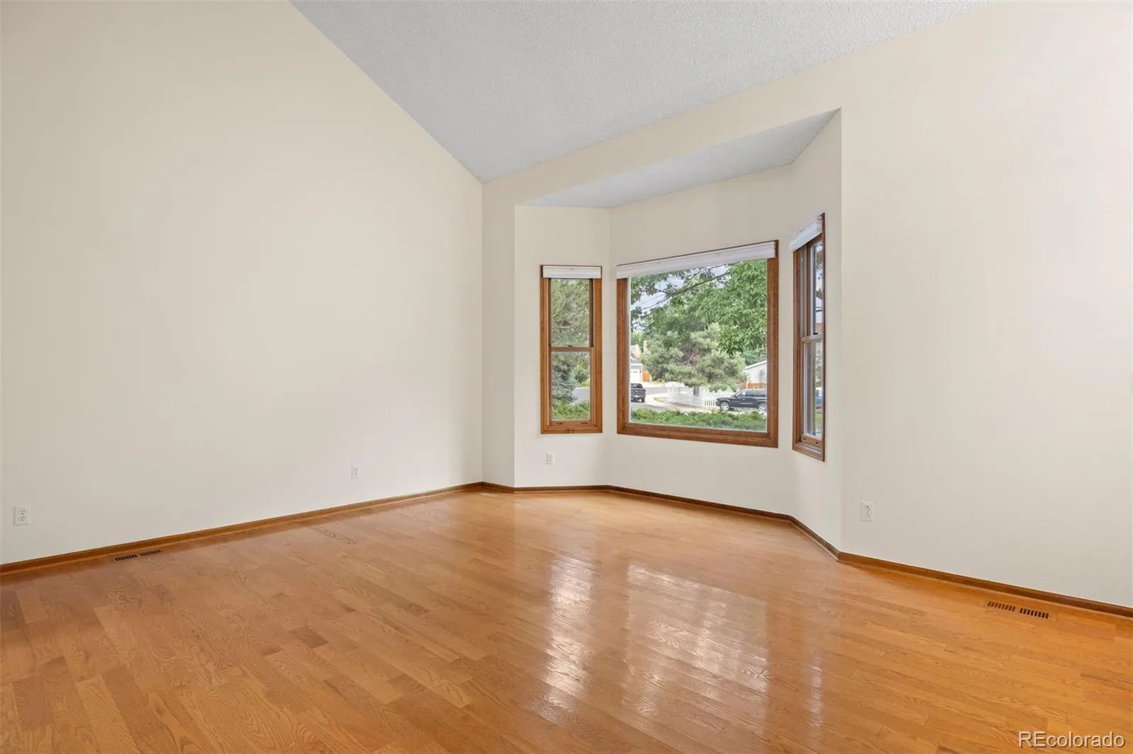 3254 S Espana Circle Aurora CO 80013 | MLS #REC6258887 08142026155428 1600 3