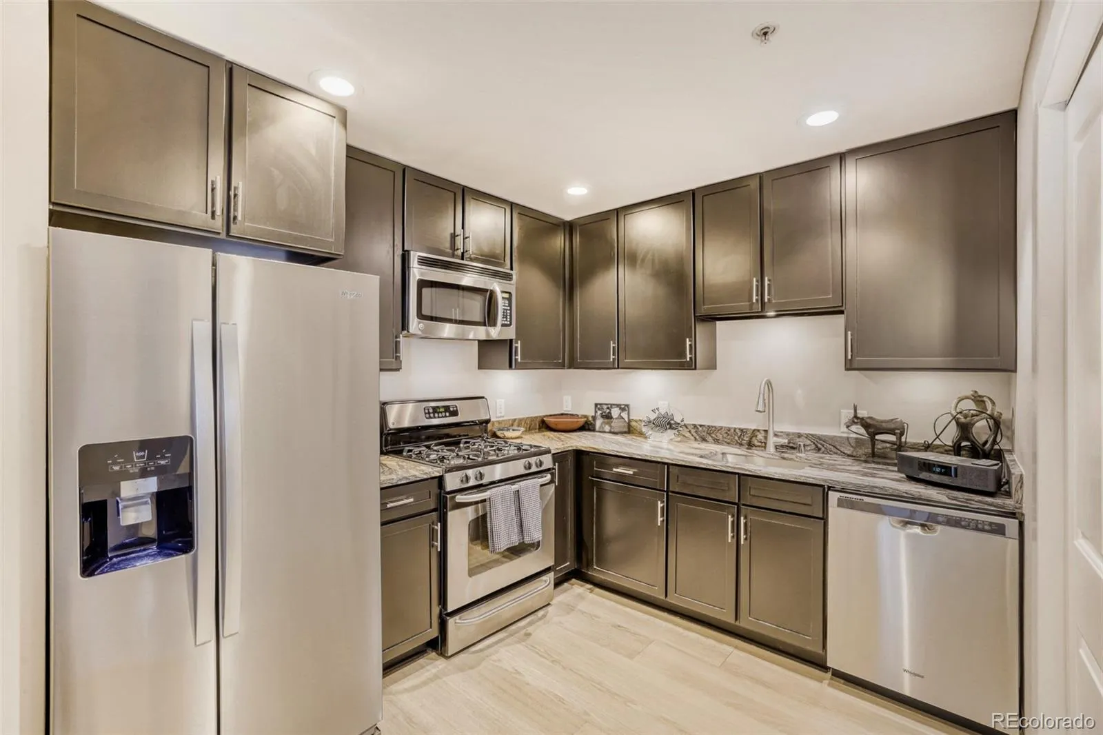 04232026230659 1600 6