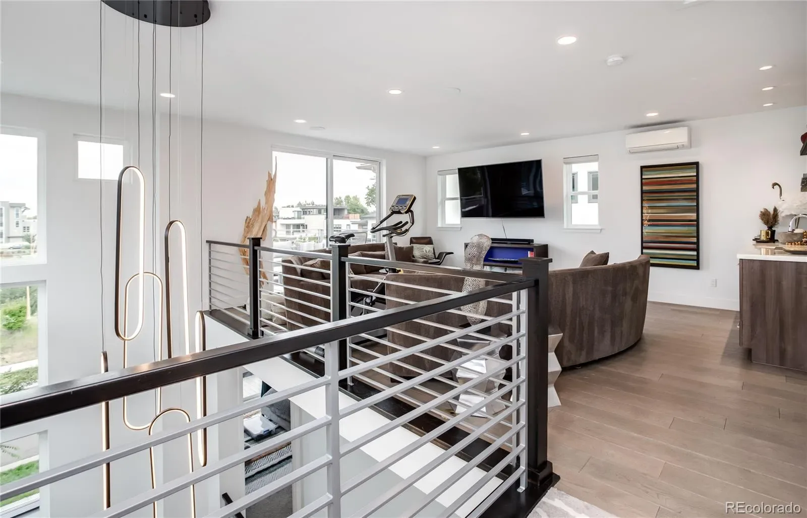 03302026222733 1600 32