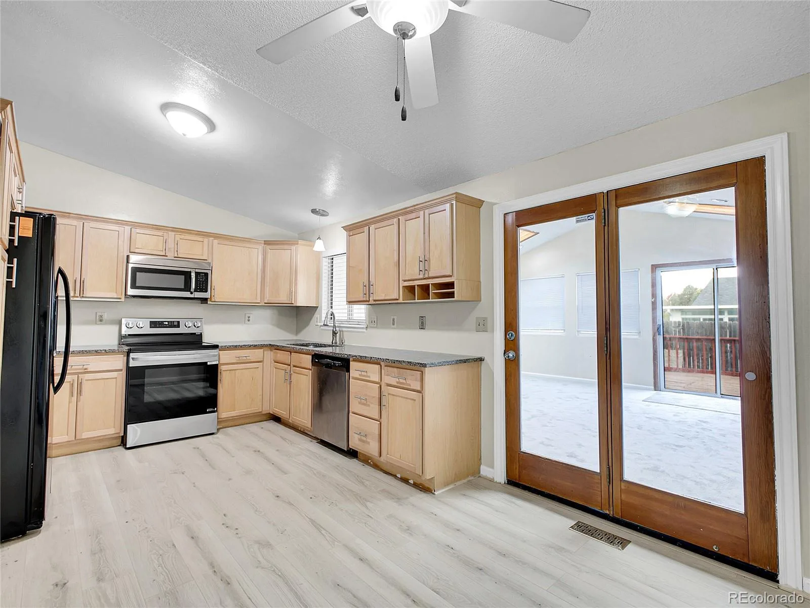 19166 E Oberlin Drive Aurora CO 80013 | MLS #REC6263916 06092026020406 1600 3