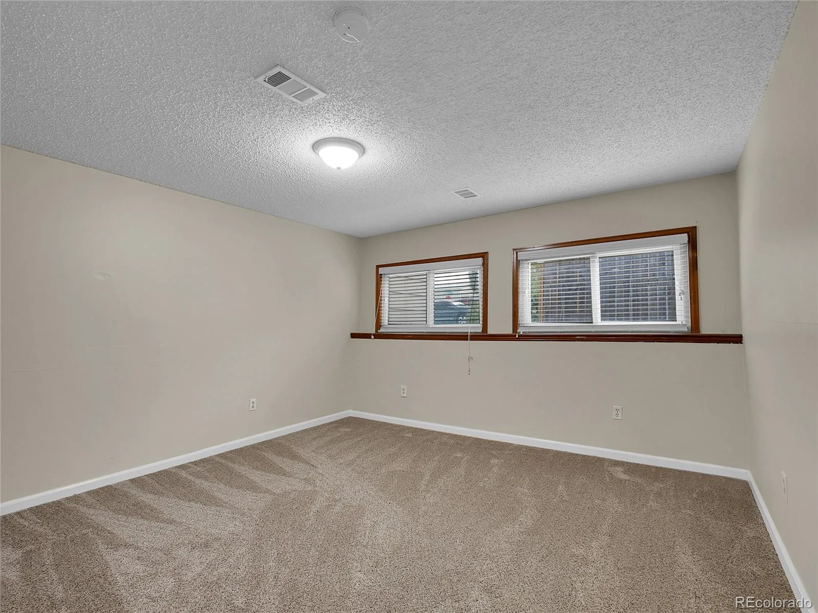 19166 E Oberlin Drive Aurora CO 80013 | MLS #REC6263916 06092026020406 1600 9