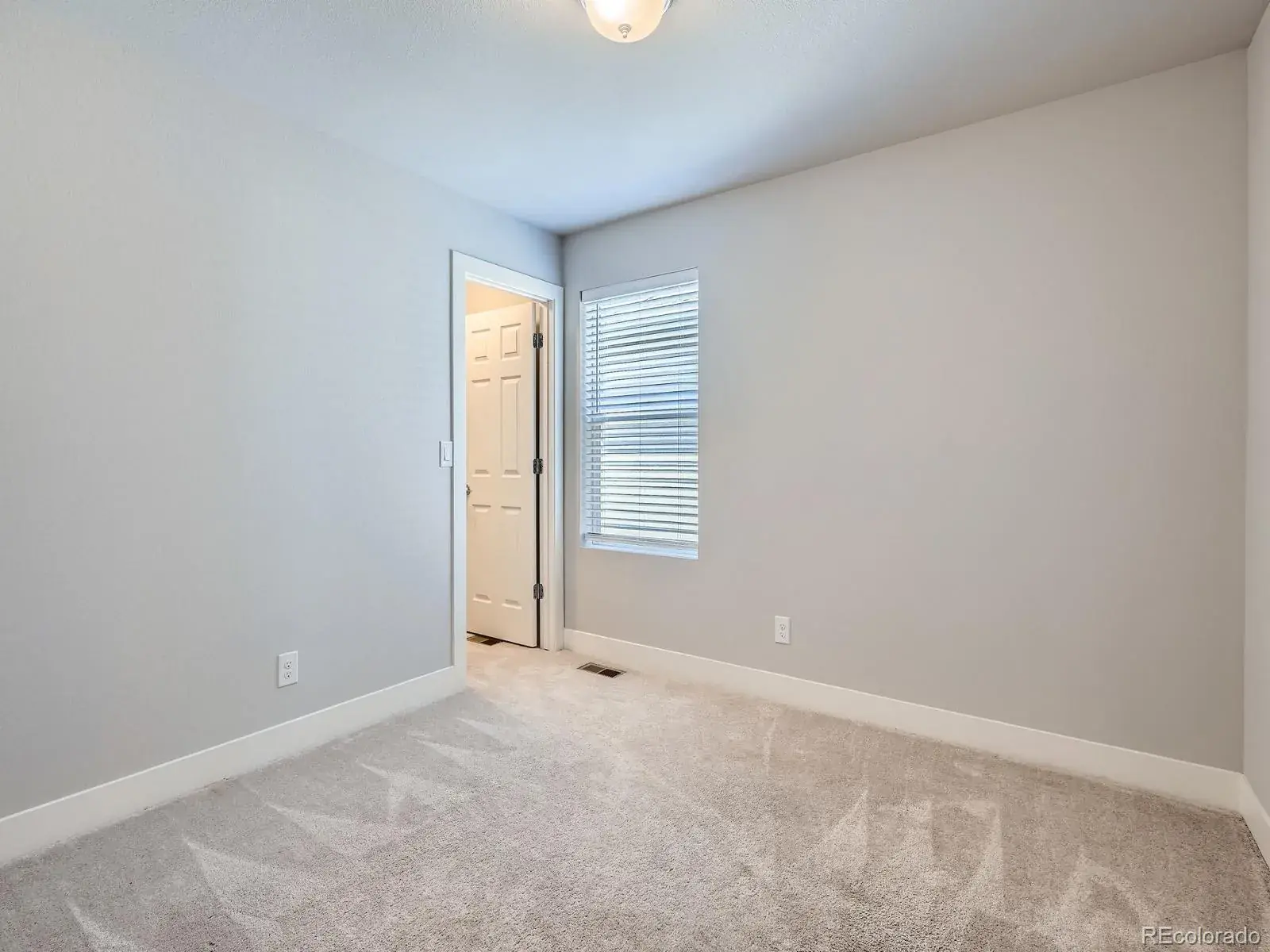 12252025003250 1600 18