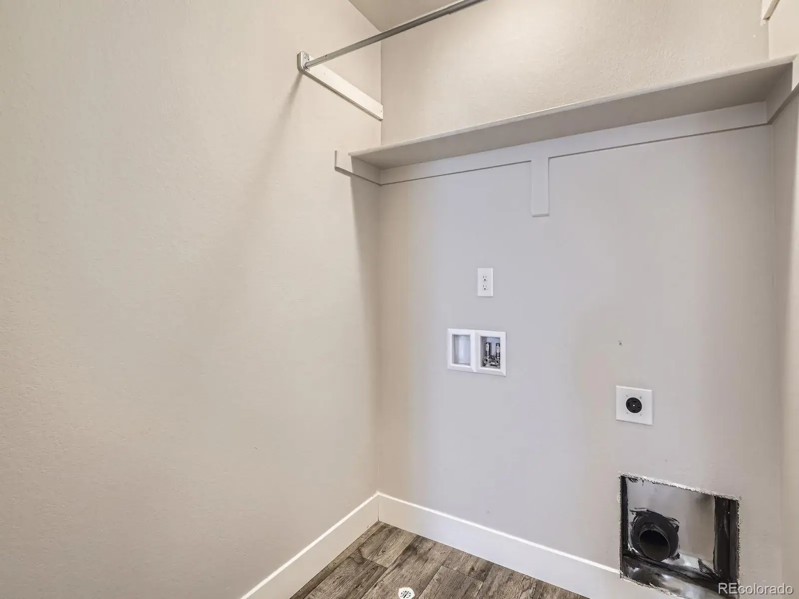 12252025003250 1600 22