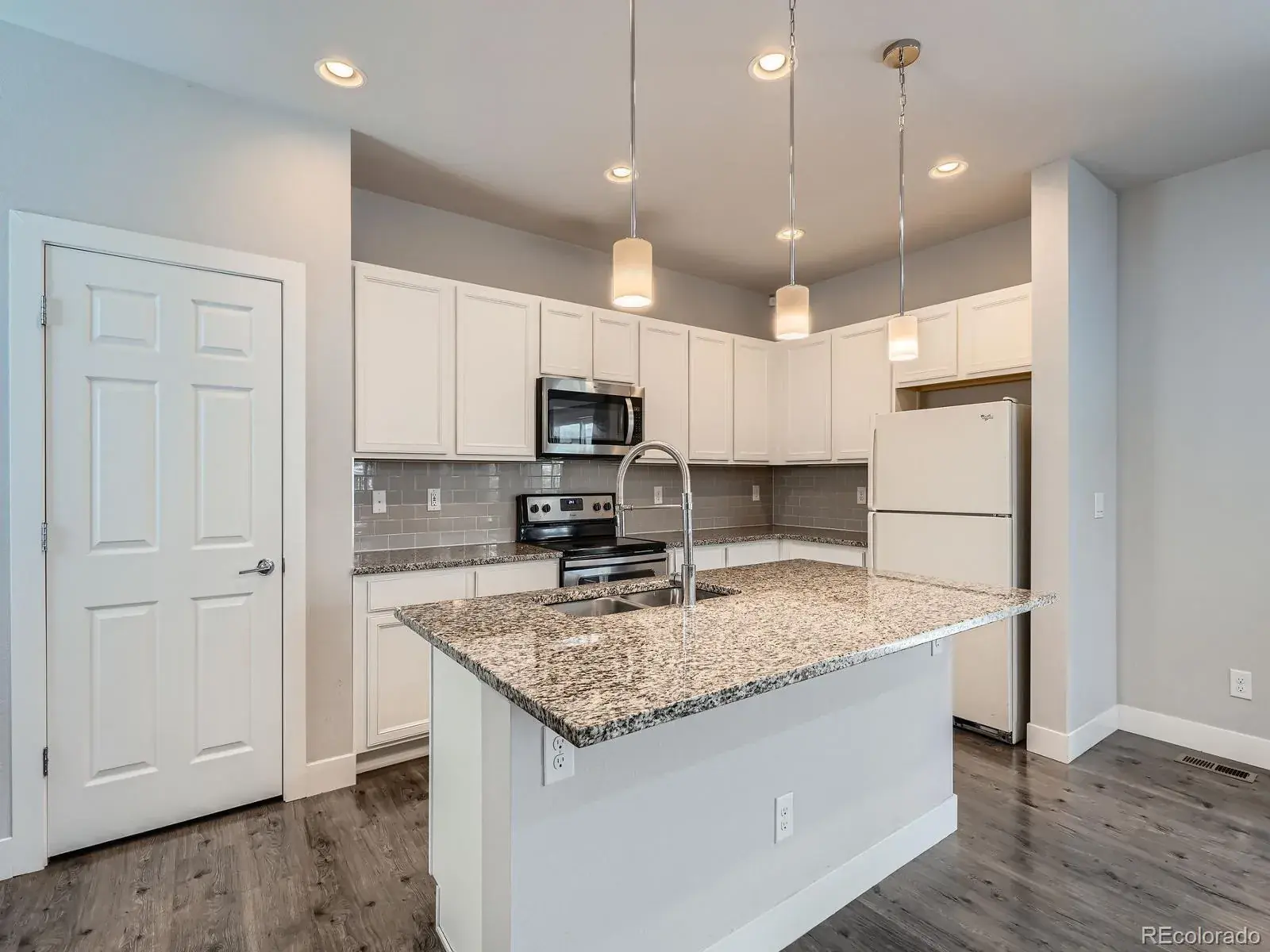 12252025003250 1600 7