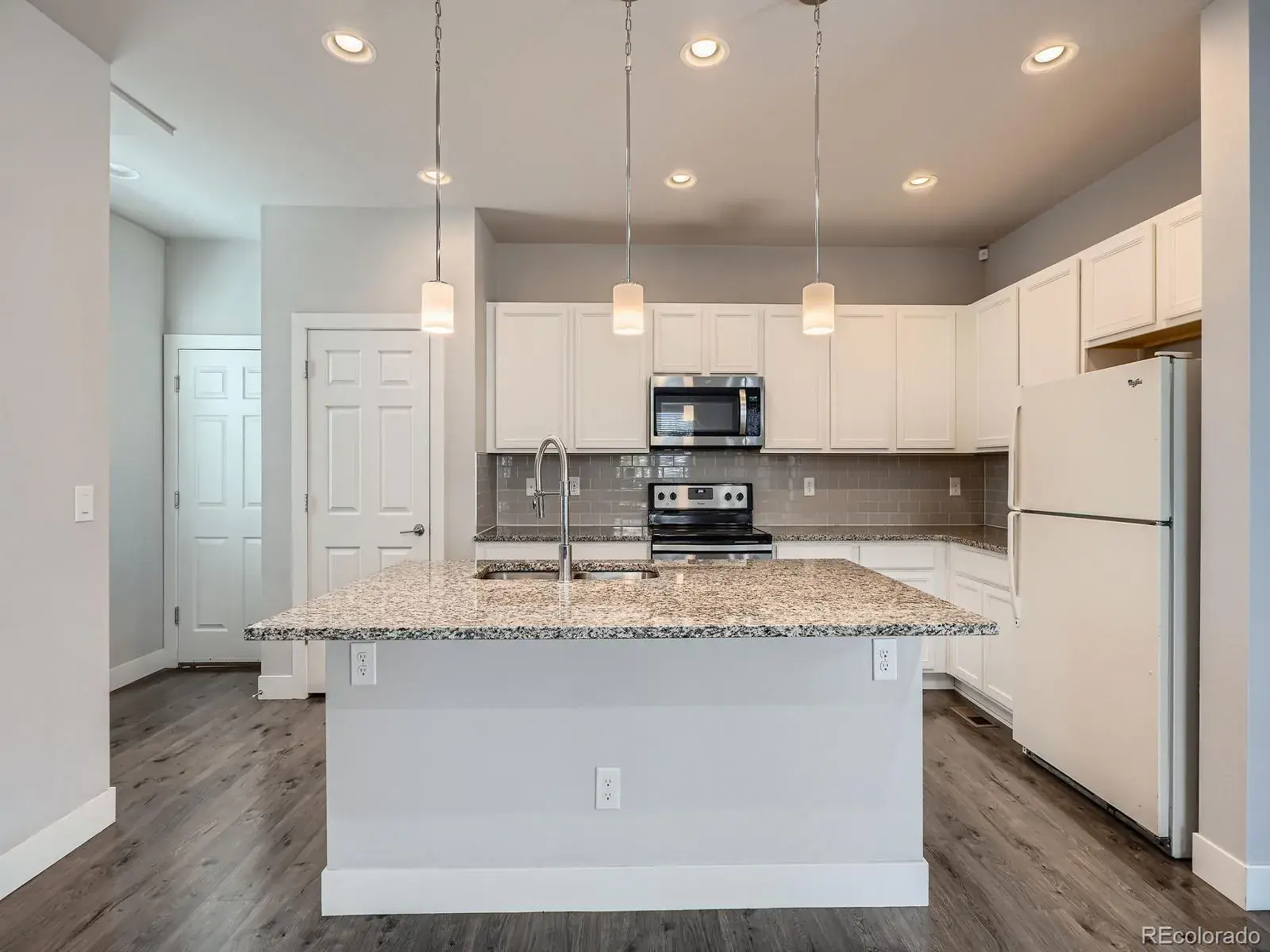 12252025003250 1600 8