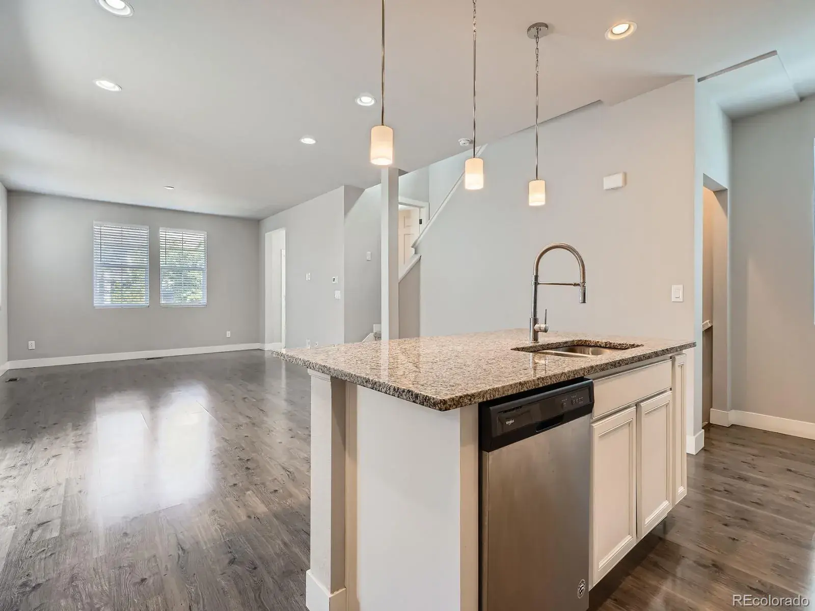 12252025003250 1600 9