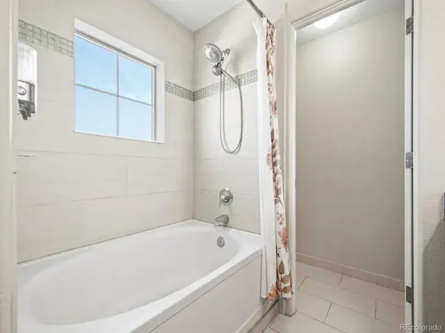 7323 Lowell Boulevard Westminster CO 80030 | MLS #REC6269231 04102025055112 640 27