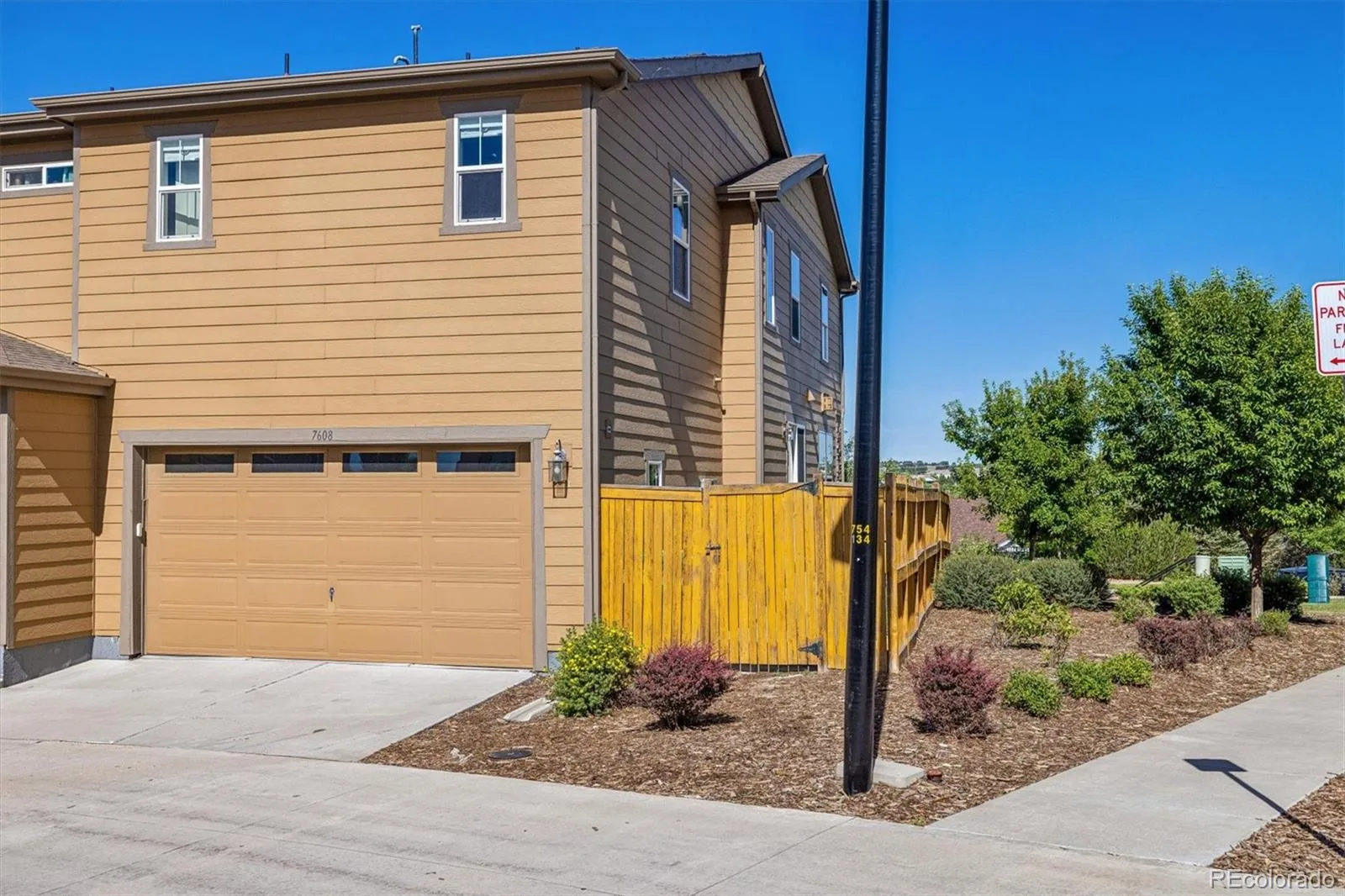 7608 S Zante Court Aurora CO 80016 | MLS #REC6269430 06202026055001 1600 24