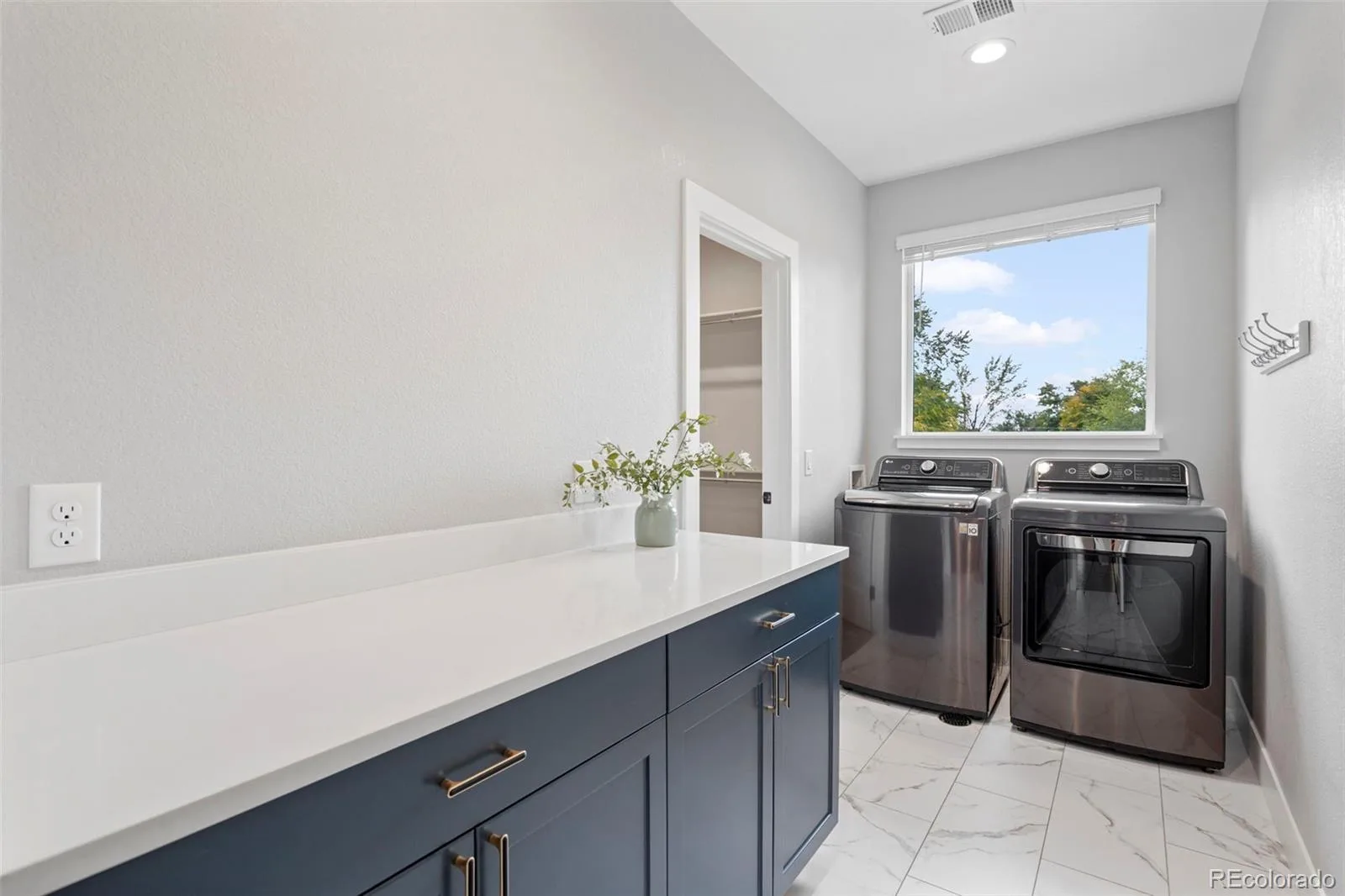 3341 S Fairfax Street Denver CO 80222 | MLS #REC6269436 10022026202959 1600 29